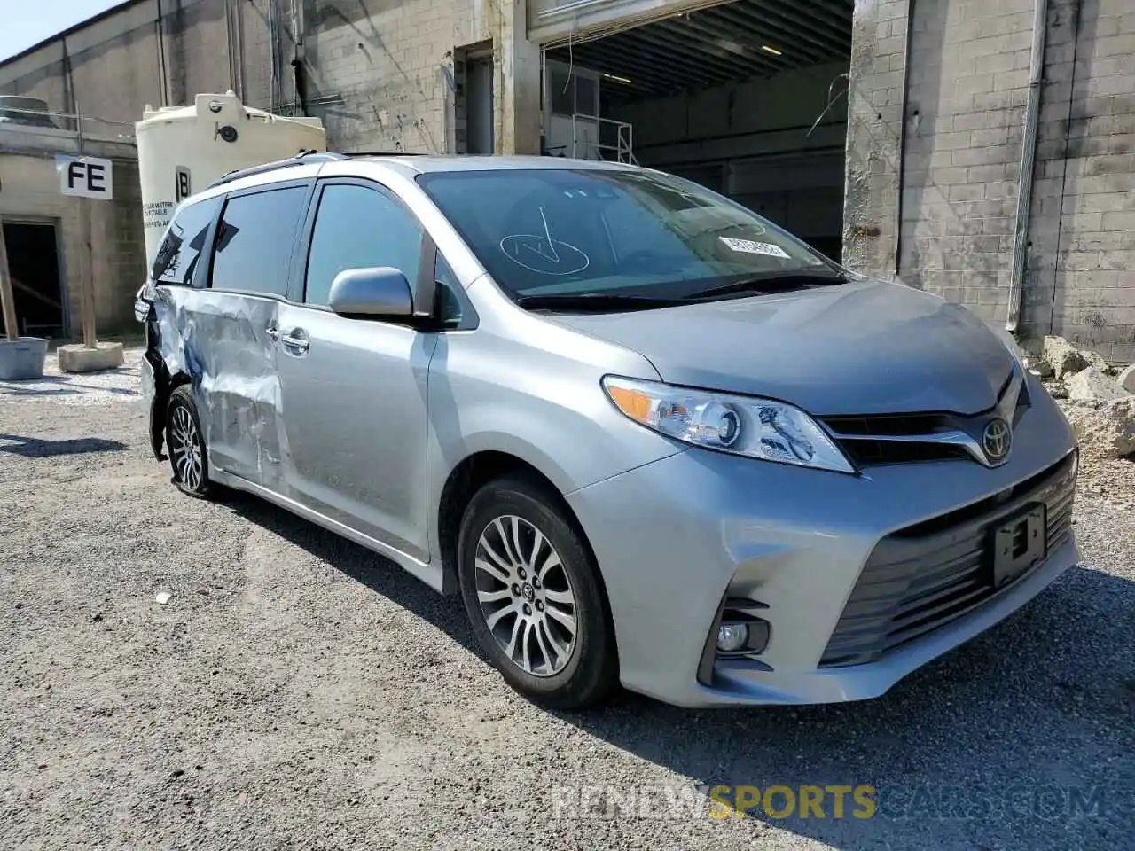 1 Фотография поврежденного автомобиля 5TDYZ3DCXLS021468 TOYOTA SIENNA 2020