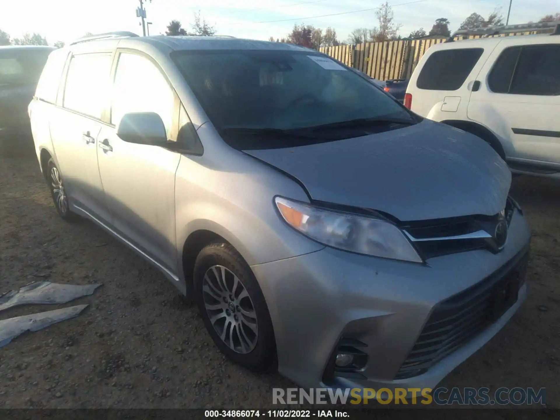 1 Photograph of a damaged car 5TDYZ3DCXLS030221 TOYOTA SIENNA 2020