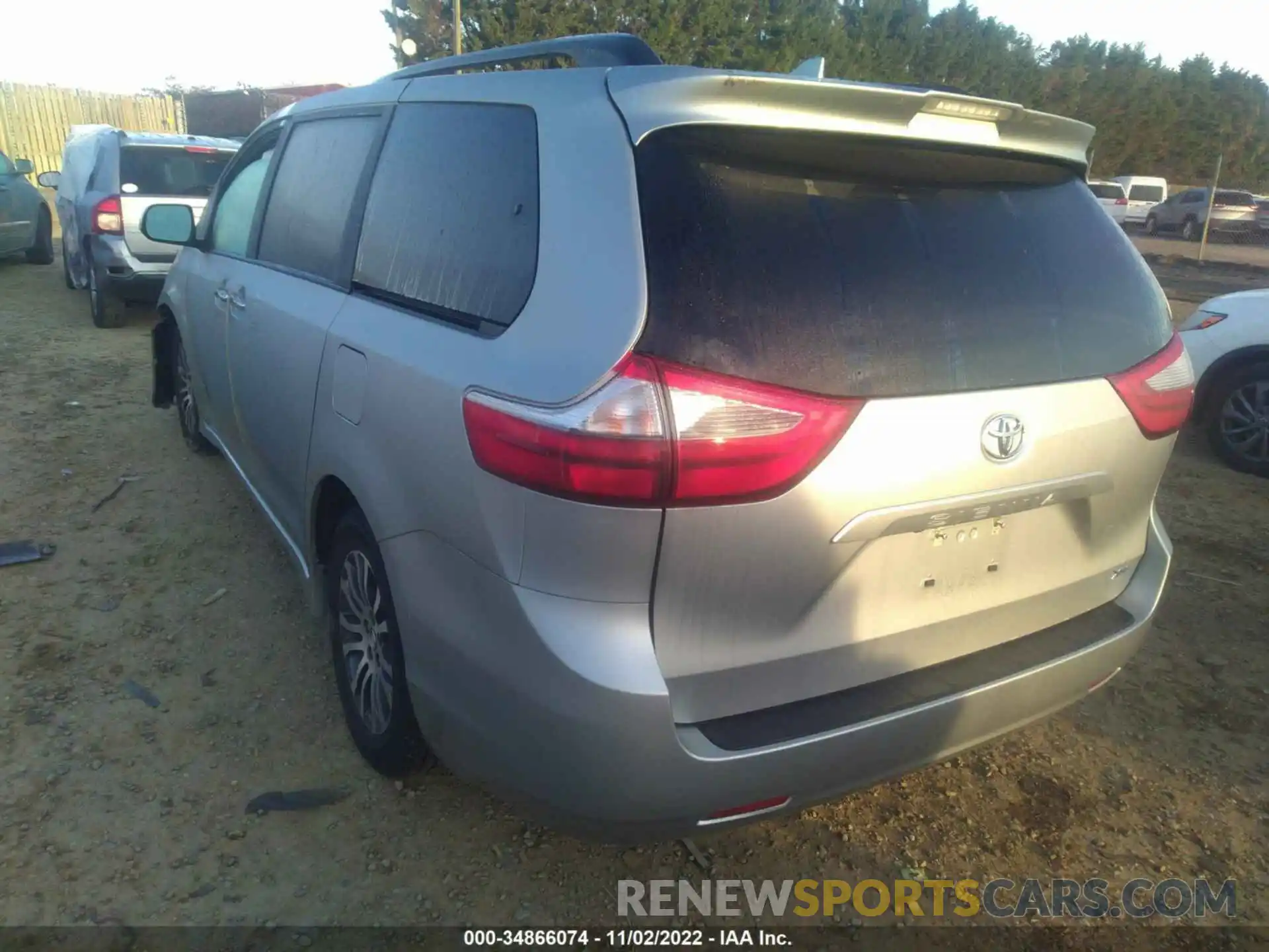 3 Photograph of a damaged car 5TDYZ3DCXLS030221 TOYOTA SIENNA 2020