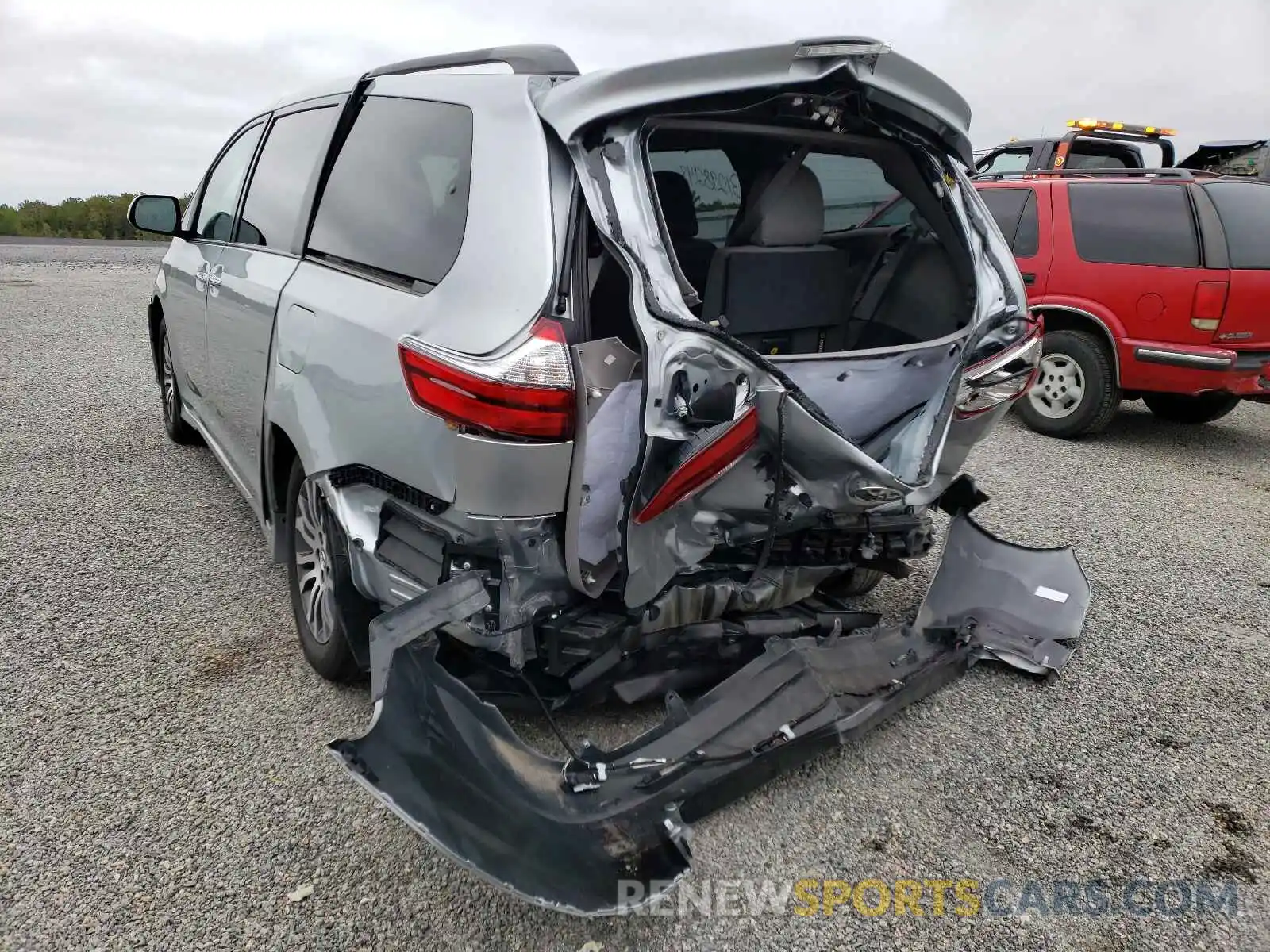 3 Photograph of a damaged car 5TDYZ3DCXLS033278 TOYOTA SIENNA 2020