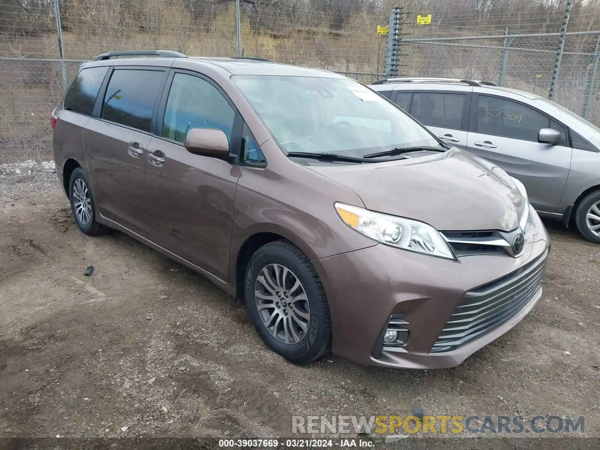 1 Photograph of a damaged car 5TDYZ3DCXLS034379 TOYOTA SIENNA 2020