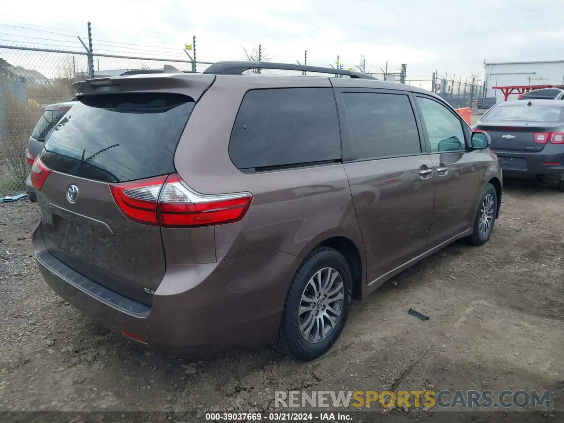 4 Фотография поврежденного автомобиля 5TDYZ3DCXLS034379 TOYOTA SIENNA 2020