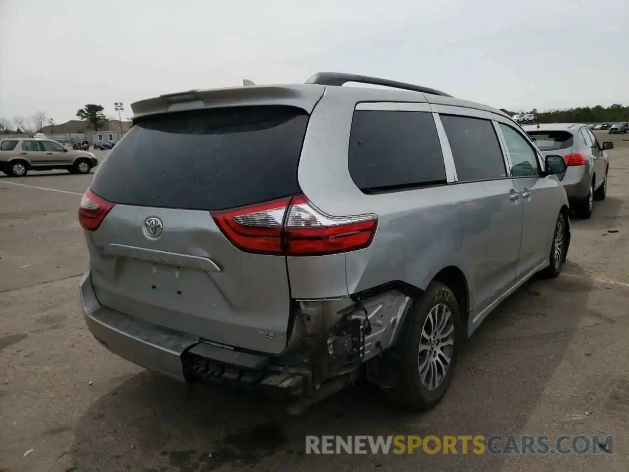 4 Photograph of a damaged car 5TDYZ3DCXLS035810 TOYOTA SIENNA 2020