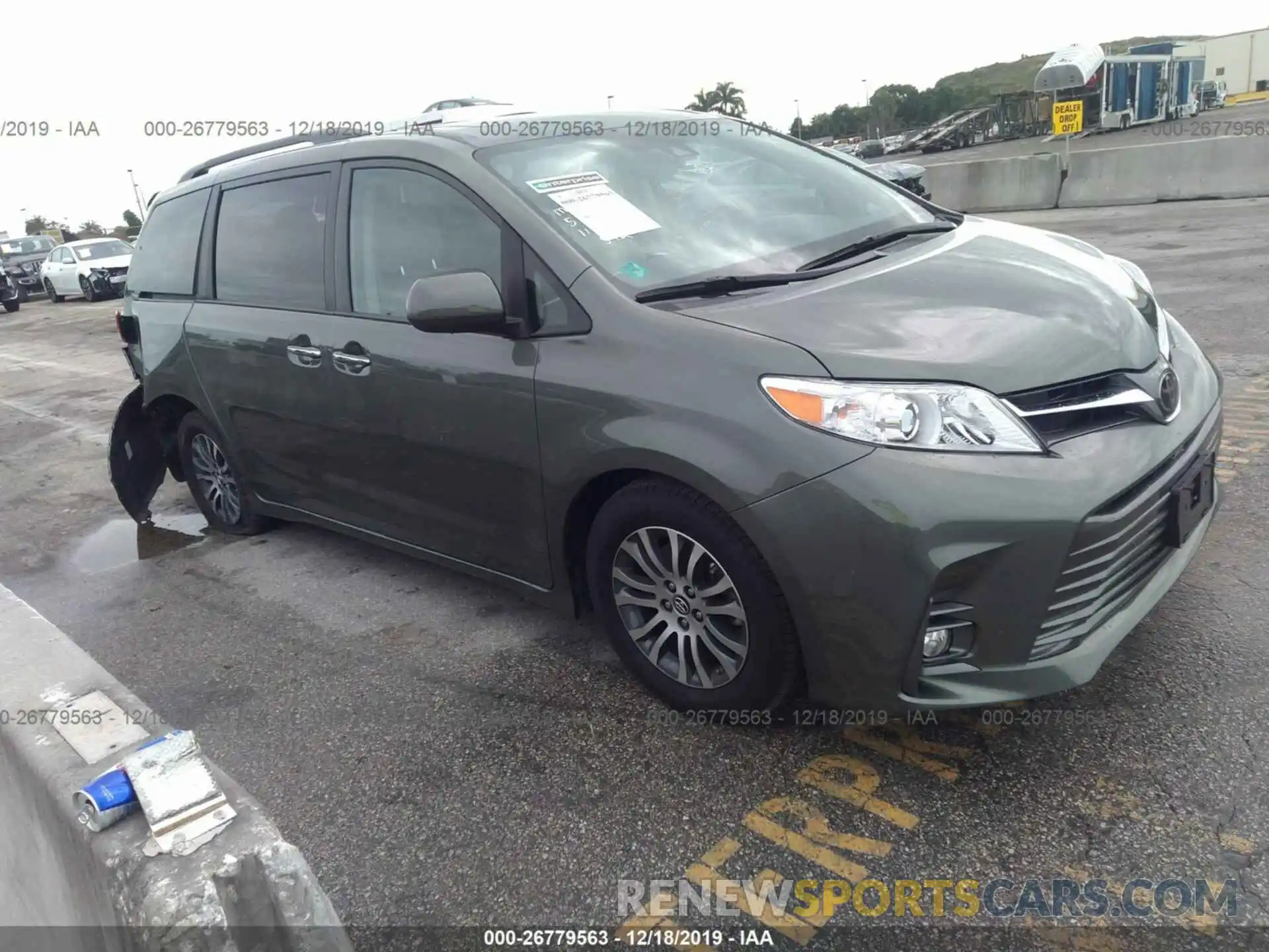 1 Photograph of a damaged car 5TDYZ3DCXLS035869 TOYOTA SIENNA 2020