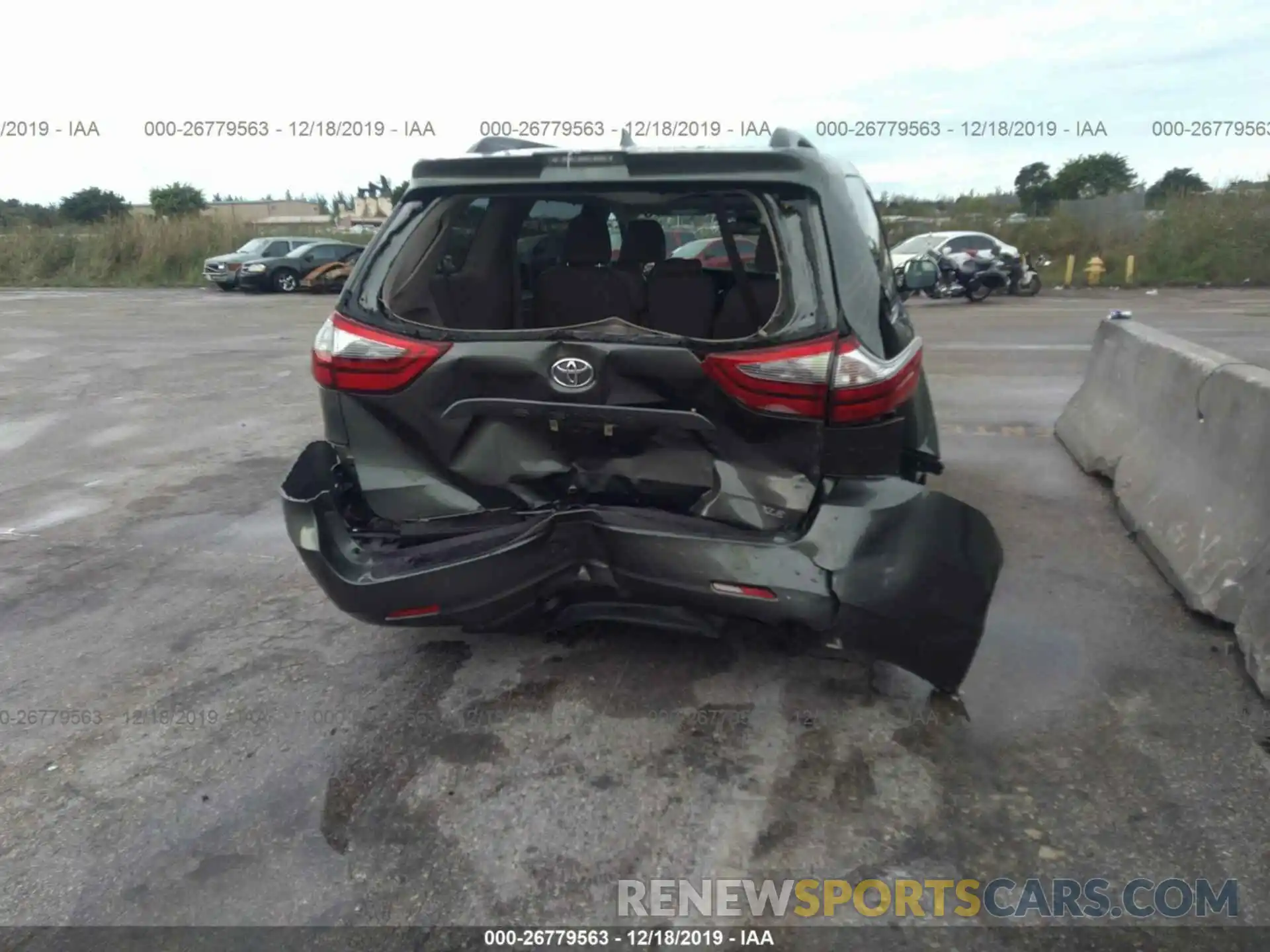 6 Photograph of a damaged car 5TDYZ3DCXLS035869 TOYOTA SIENNA 2020