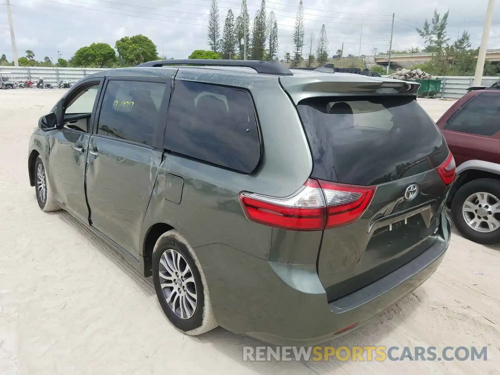 3 Photograph of a damaged car 5TDYZ3DCXLS036116 TOYOTA SIENNA 2020