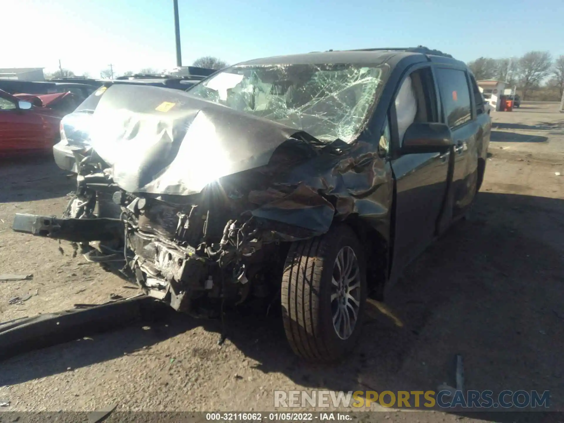 2 Photograph of a damaged car 5TDYZ3DCXLS037802 TOYOTA SIENNA 2020