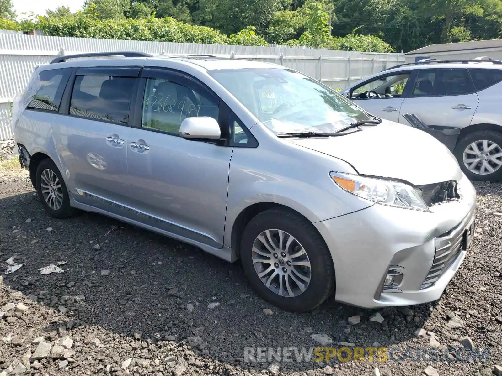 1 Photograph of a damaged car 5TDYZ3DCXLS041283 TOYOTA SIENNA 2020