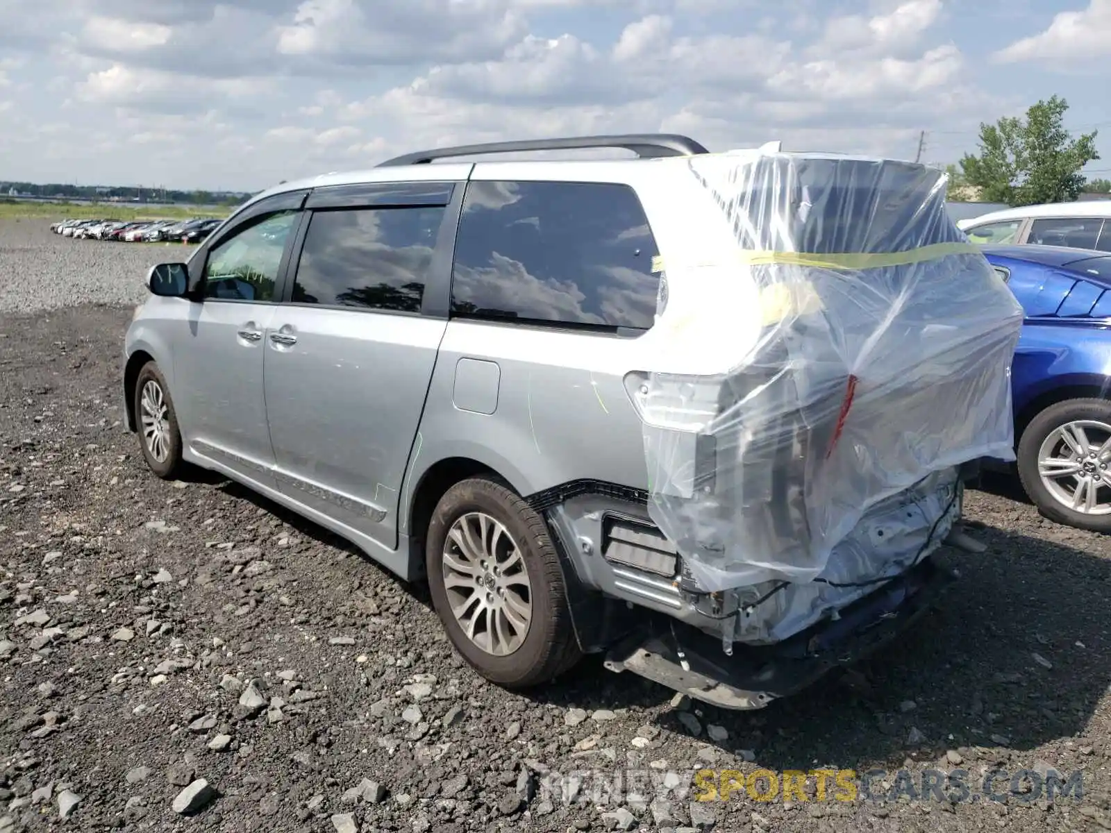 3 Фотография поврежденного автомобиля 5TDYZ3DCXLS041283 TOYOTA SIENNA 2020