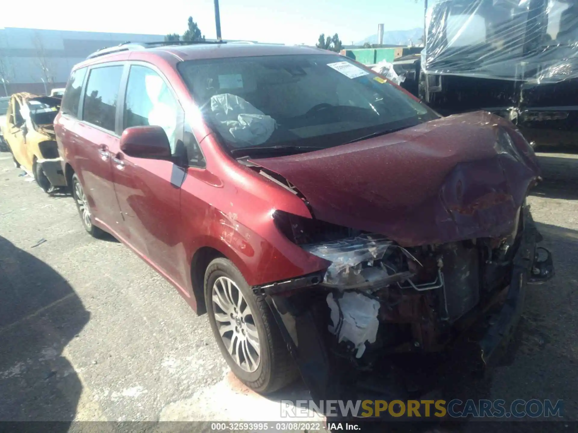 1 Photograph of a damaged car 5TDYZ3DCXLS041770 TOYOTA SIENNA 2020