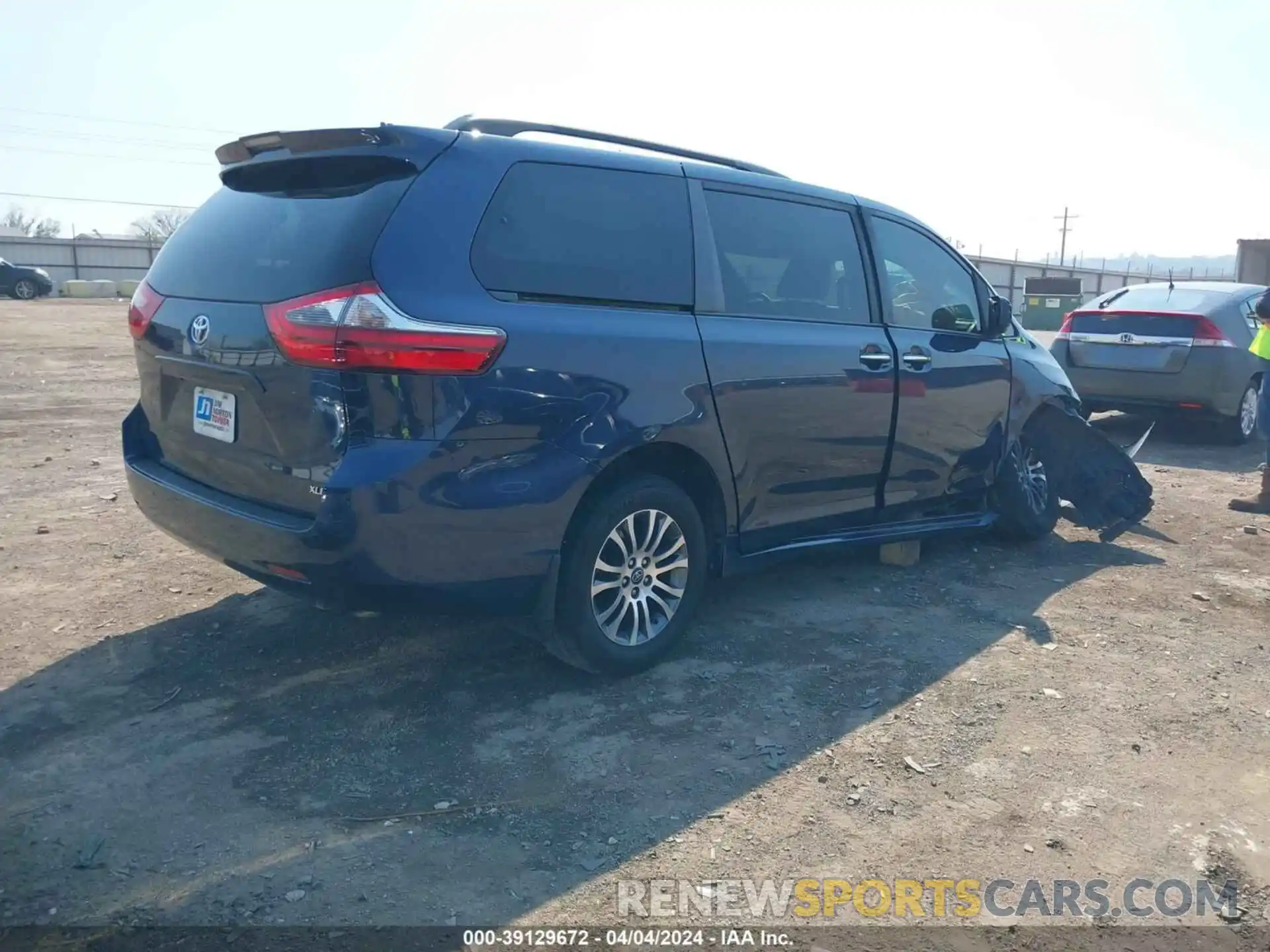 4 Фотография поврежденного автомобиля 5TDYZ3DCXLS042899 TOYOTA SIENNA 2020