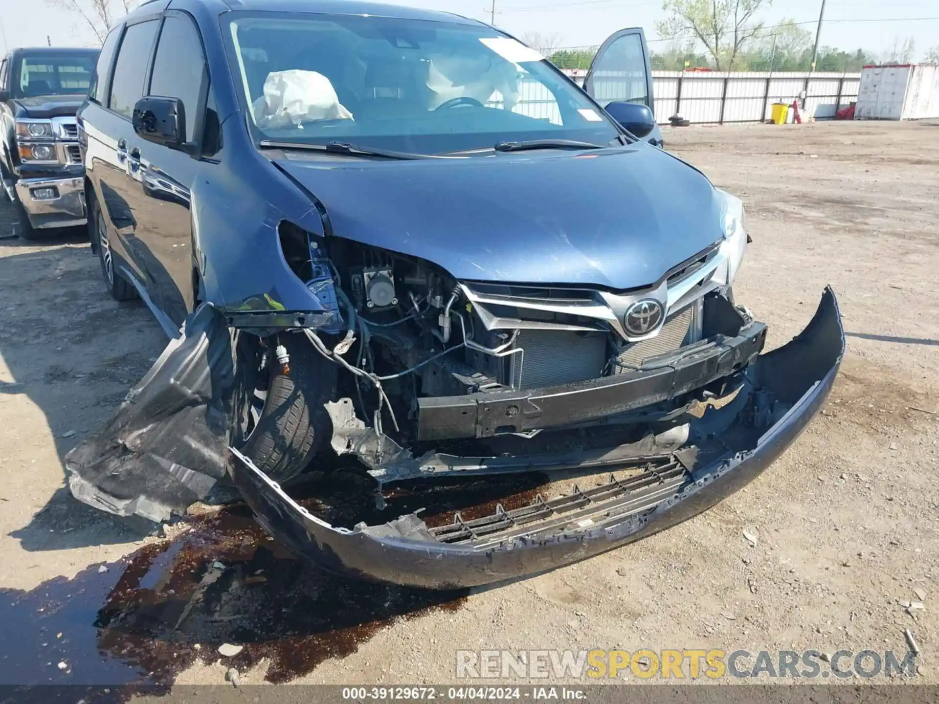 6 Photograph of a damaged car 5TDYZ3DCXLS042899 TOYOTA SIENNA 2020