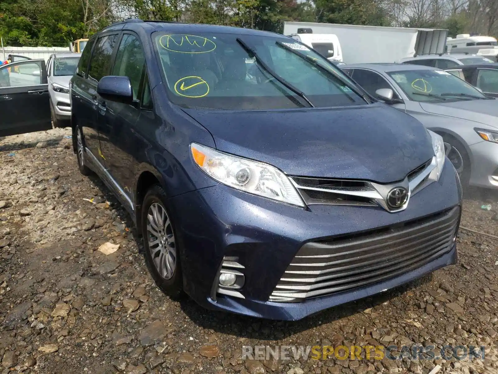 1 Photograph of a damaged car 5TDYZ3DCXLS044233 TOYOTA SIENNA 2020