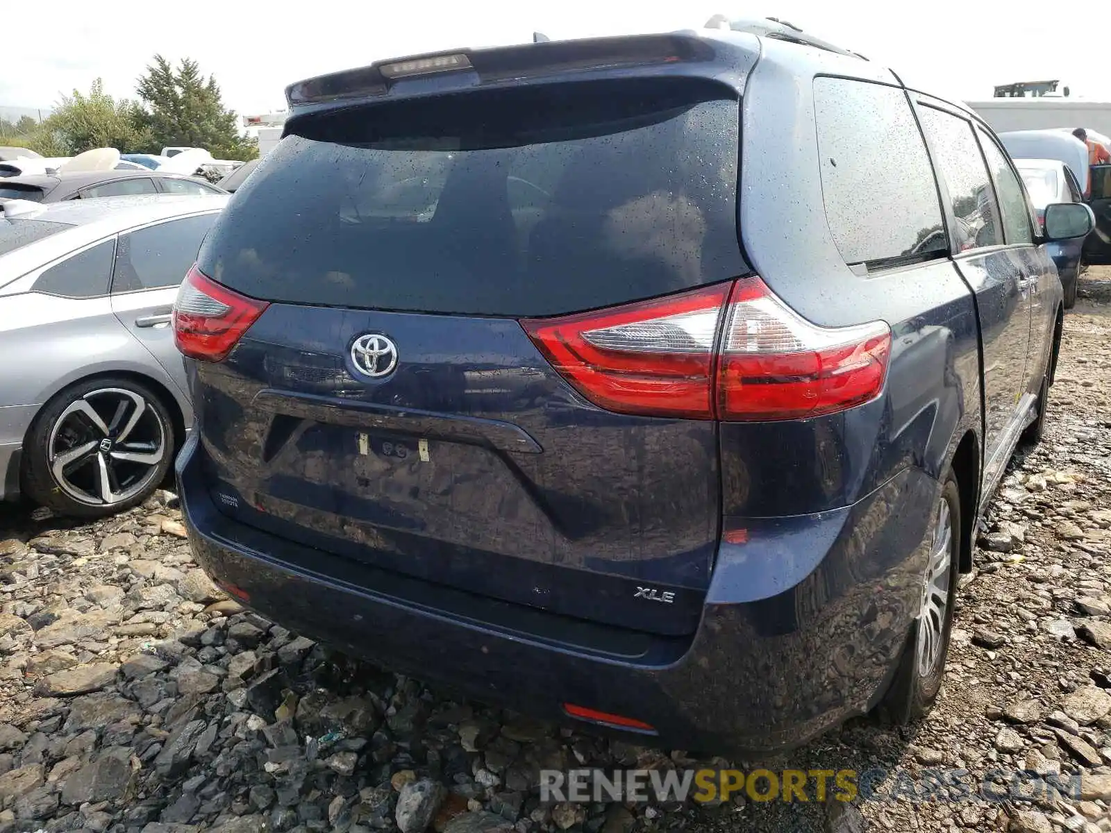 4 Photograph of a damaged car 5TDYZ3DCXLS044233 TOYOTA SIENNA 2020