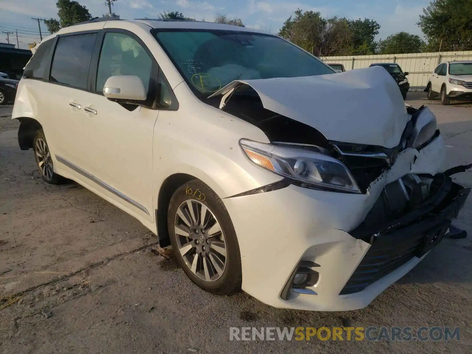 1 Photograph of a damaged car 5TDYZ3DCXLS047455 TOYOTA SIENNA 2020