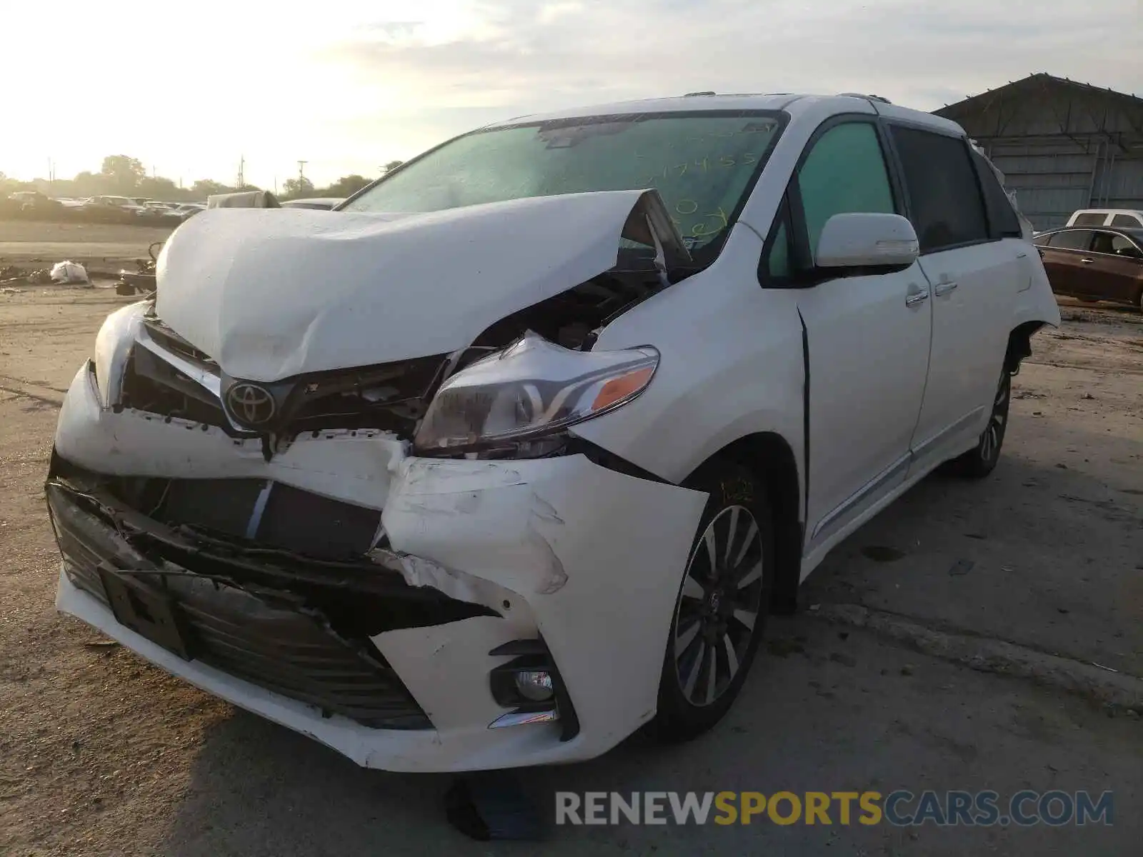 2 Photograph of a damaged car 5TDYZ3DCXLS047455 TOYOTA SIENNA 2020