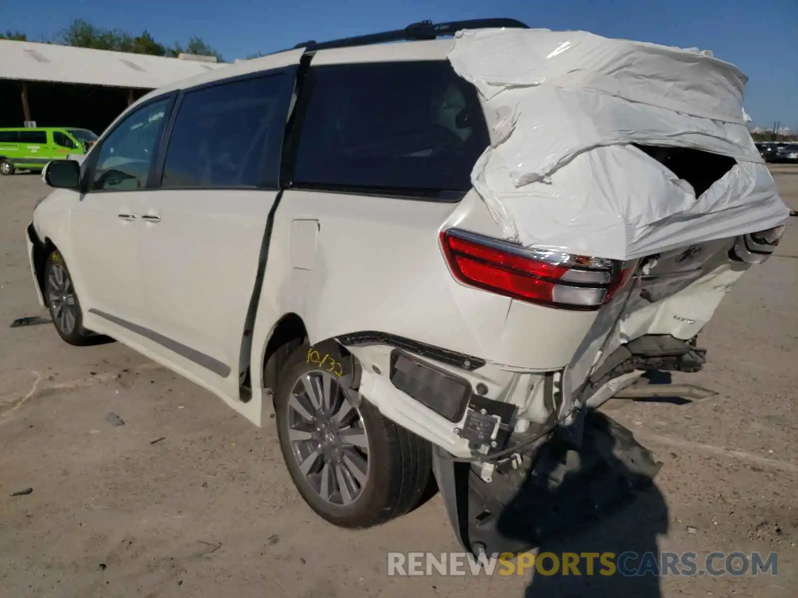 3 Photograph of a damaged car 5TDYZ3DCXLS047455 TOYOTA SIENNA 2020