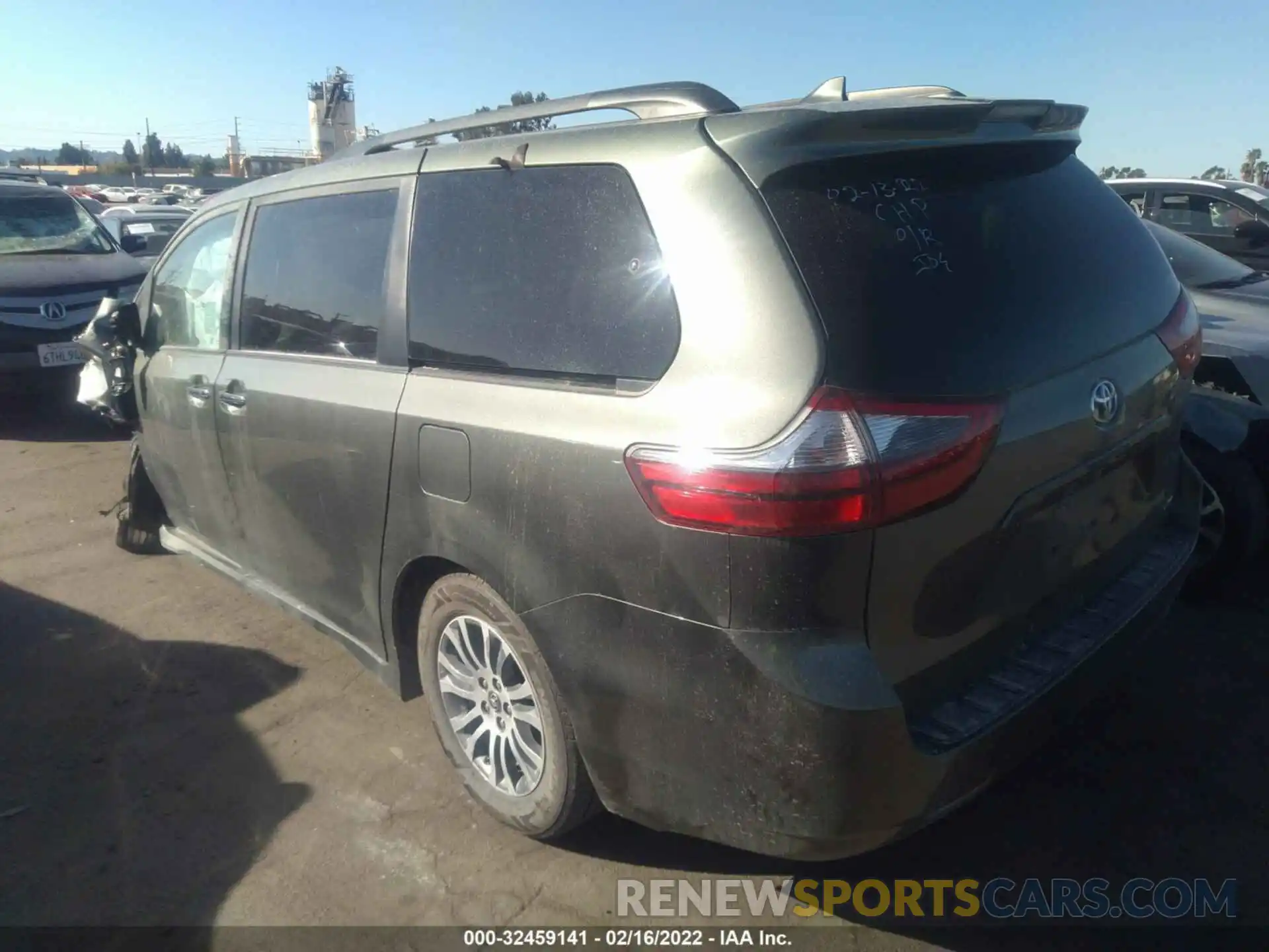 3 Фотография поврежденного автомобиля 5TDYZ3DCXLS047827 TOYOTA SIENNA 2020