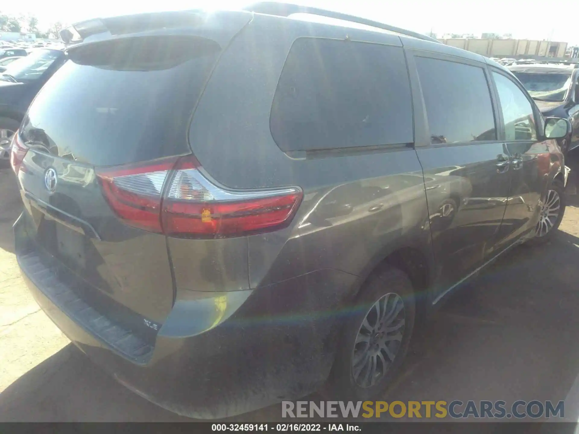 4 Фотография поврежденного автомобиля 5TDYZ3DCXLS047827 TOYOTA SIENNA 2020