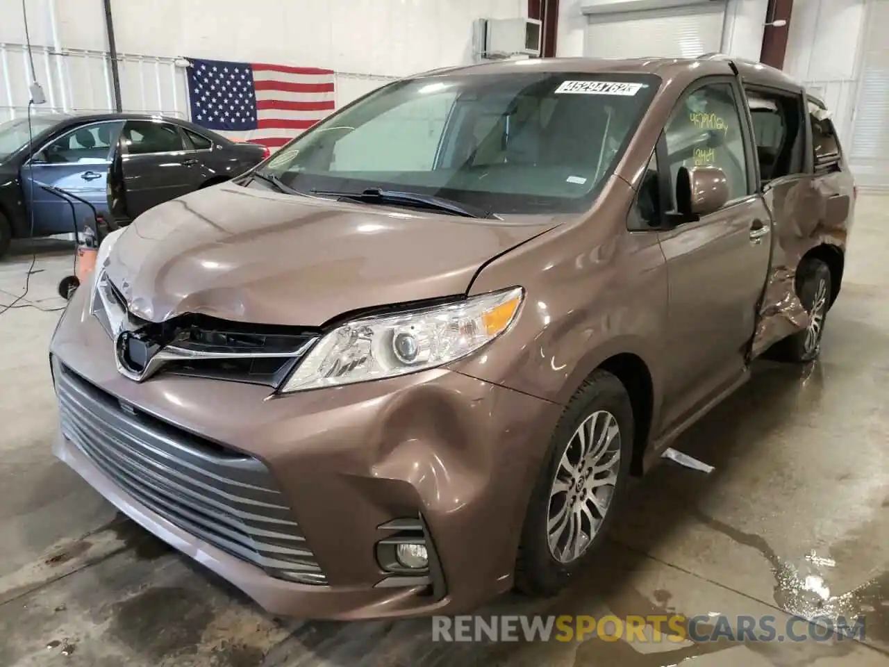 2 Фотография поврежденного автомобиля 5TDYZ3DCXLS057239 TOYOTA SIENNA 2020