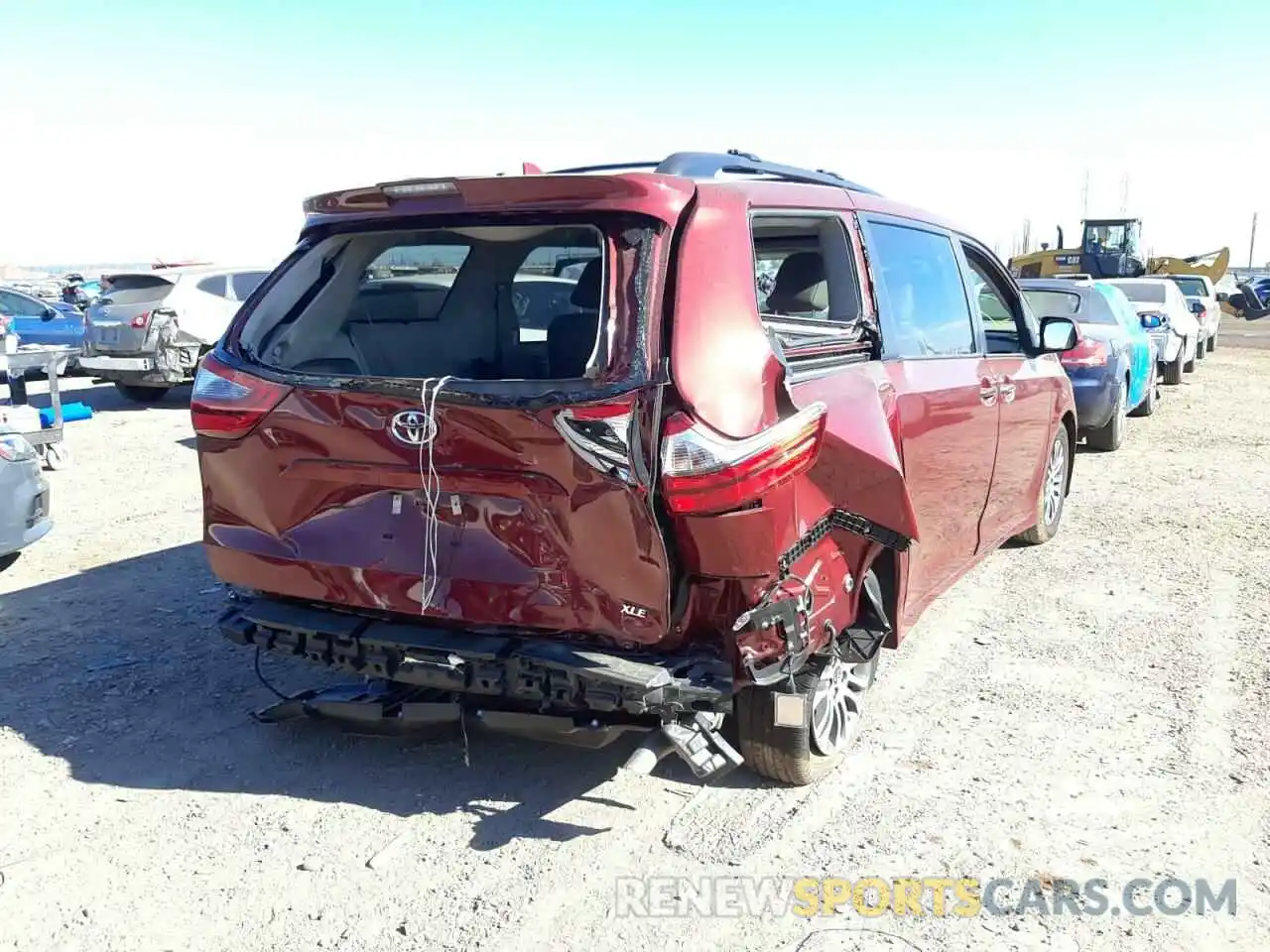 4 Photograph of a damaged car 5TDYZ3DCXLS058133 TOYOTA SIENNA 2020