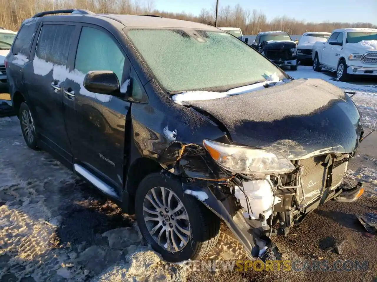 1 Photograph of a damaged car 5TDYZ3DCXLS065678 TOYOTA SIENNA 2020