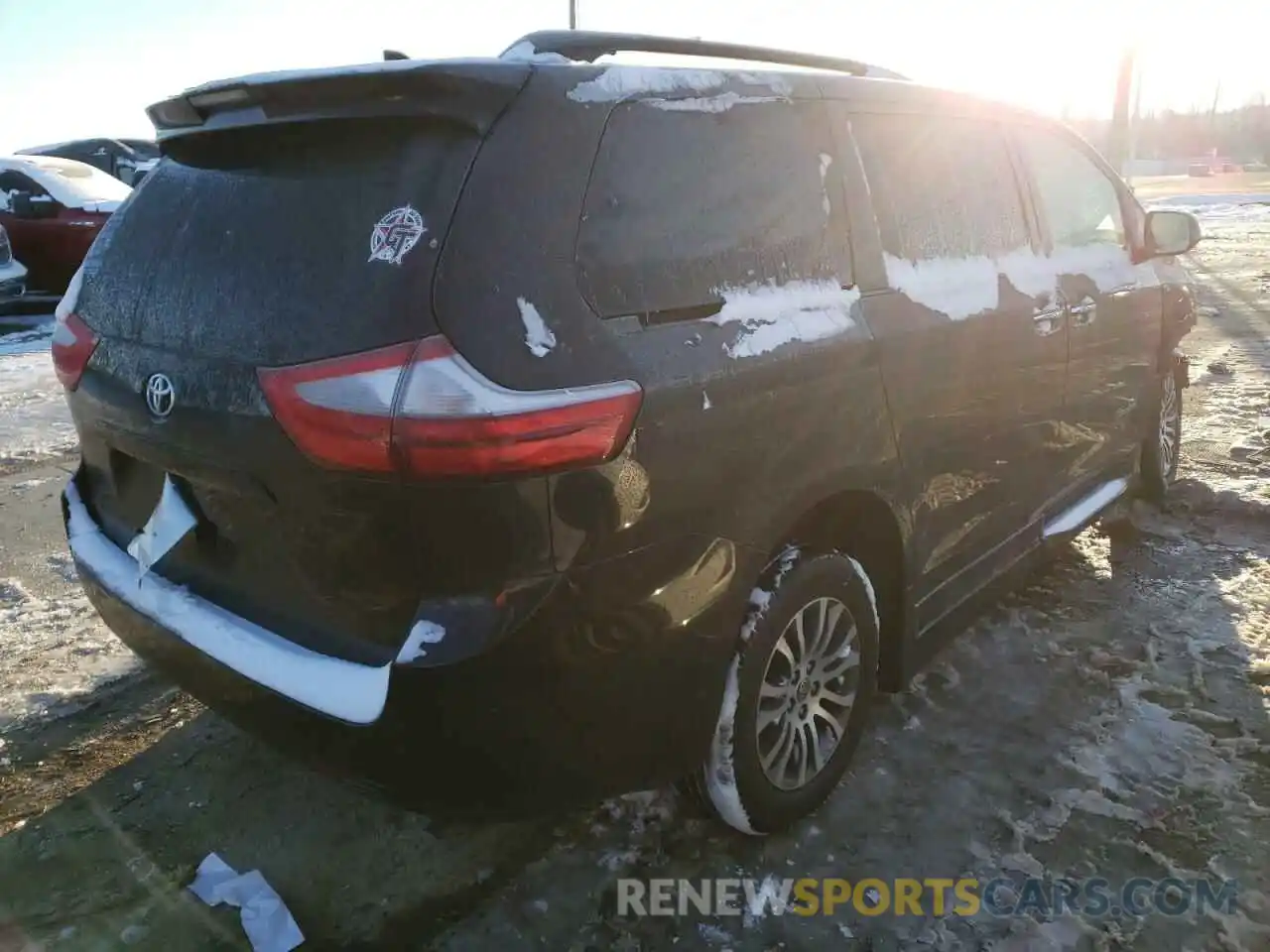 4 Photograph of a damaged car 5TDYZ3DCXLS065678 TOYOTA SIENNA 2020