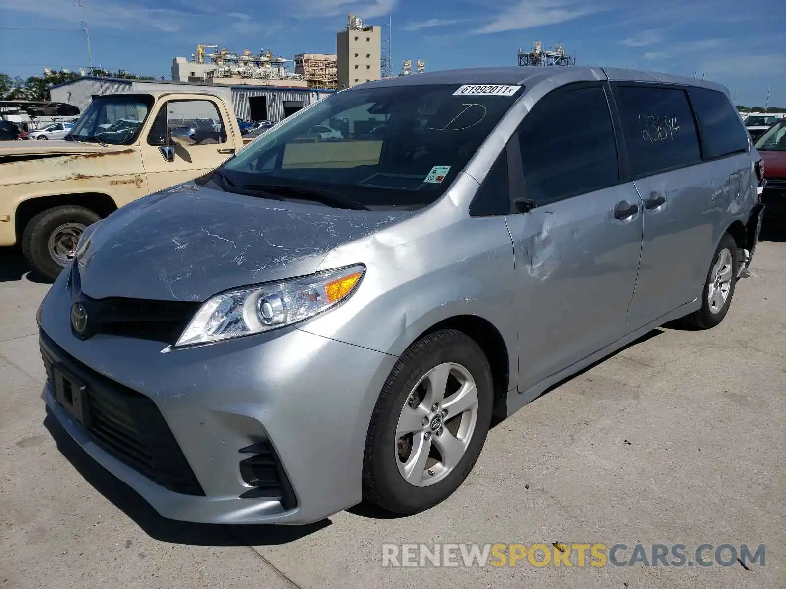 9 Photograph of a damaged car 5TDZZ3DC0LS034783 TOYOTA SIENNA 2020