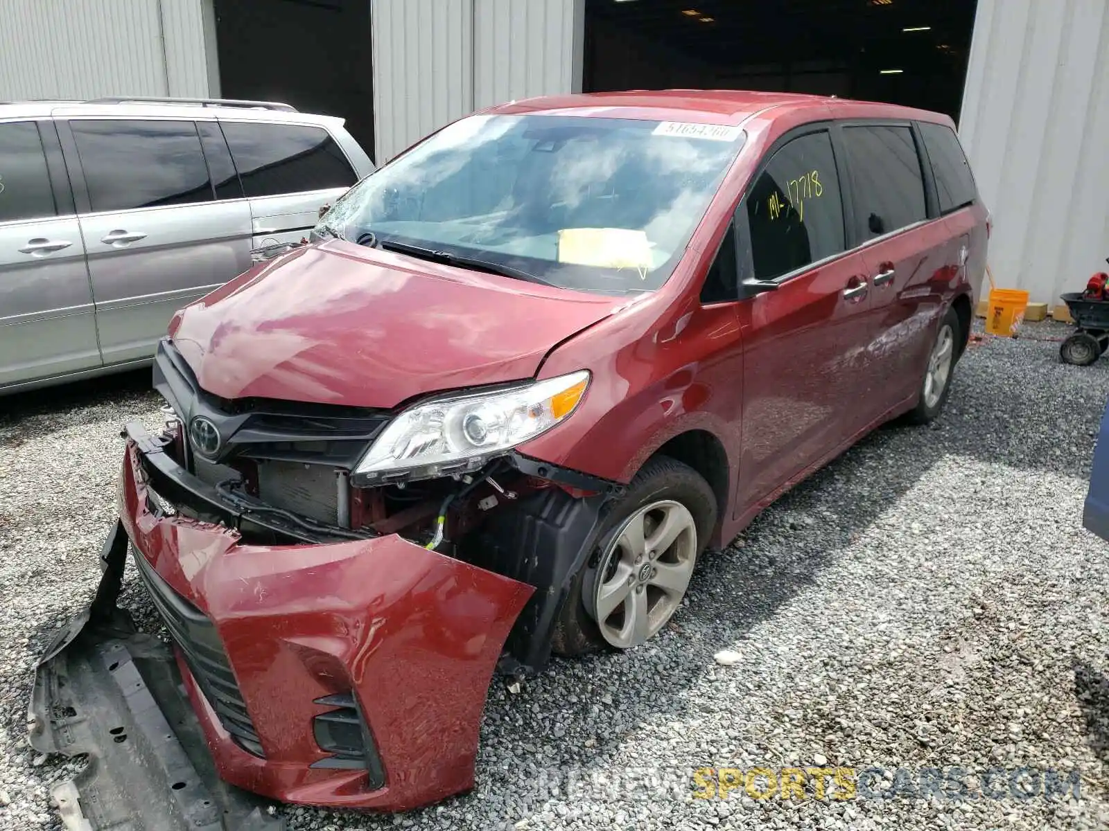 2 Photograph of a damaged car 5TDZZ3DC0LS046853 TOYOTA SIENNA 2020