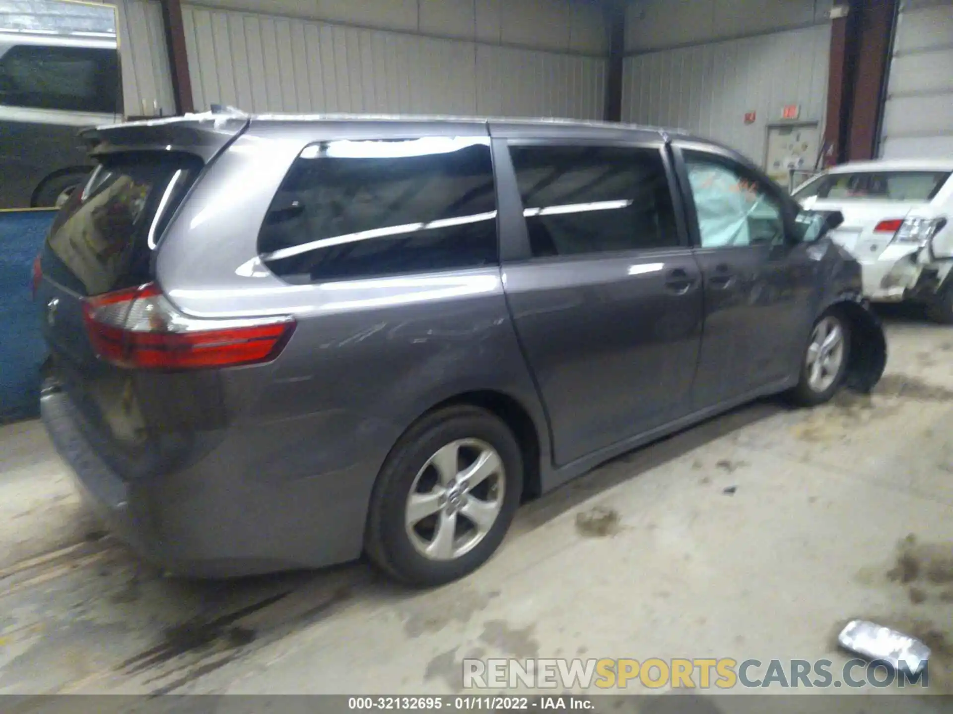 4 Фотография поврежденного автомобиля 5TDZZ3DC0LS055567 TOYOTA SIENNA 2020