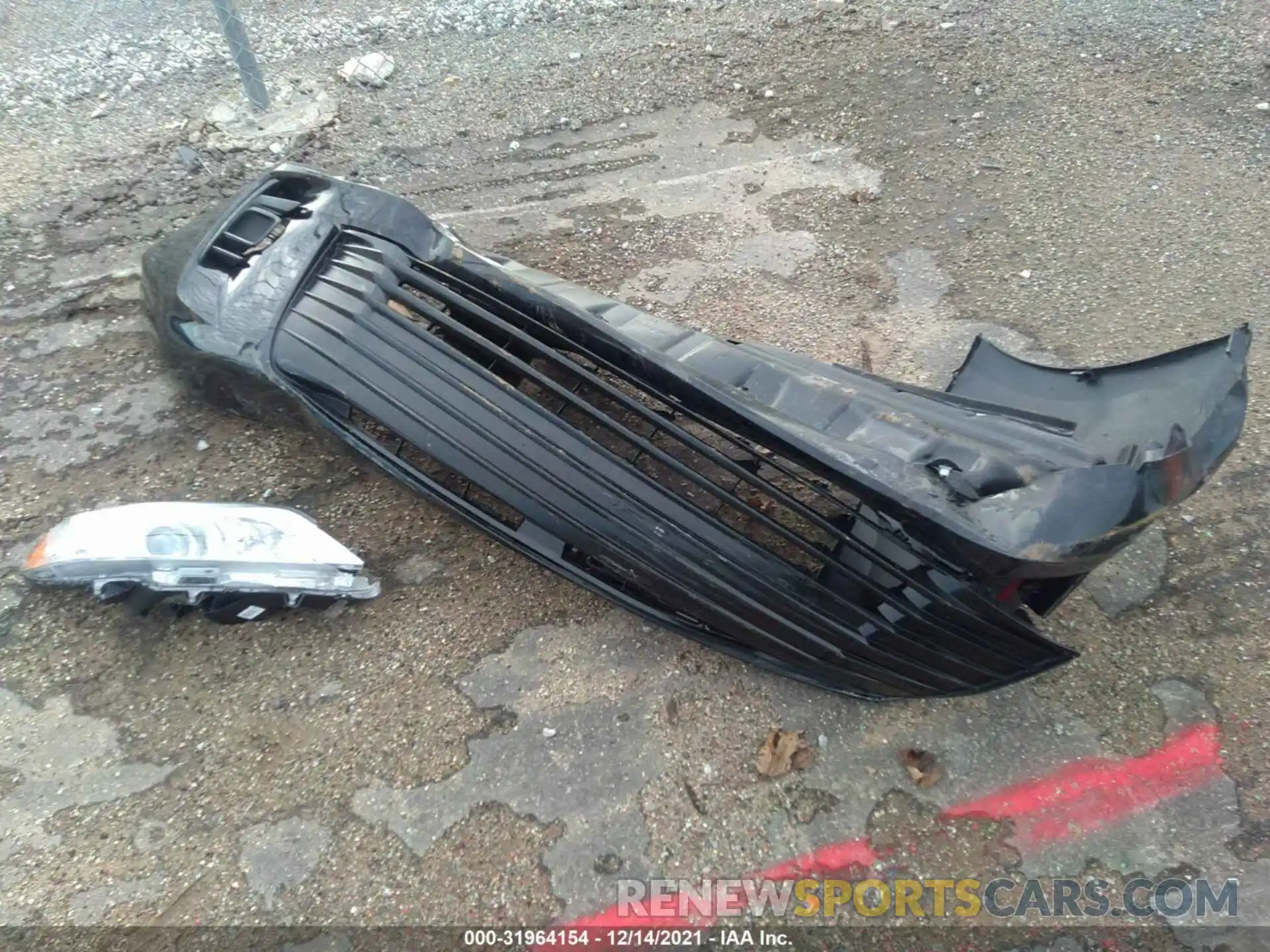 12 Photograph of a damaged car 5TDZZ3DC1LS076010 TOYOTA SIENNA 2020