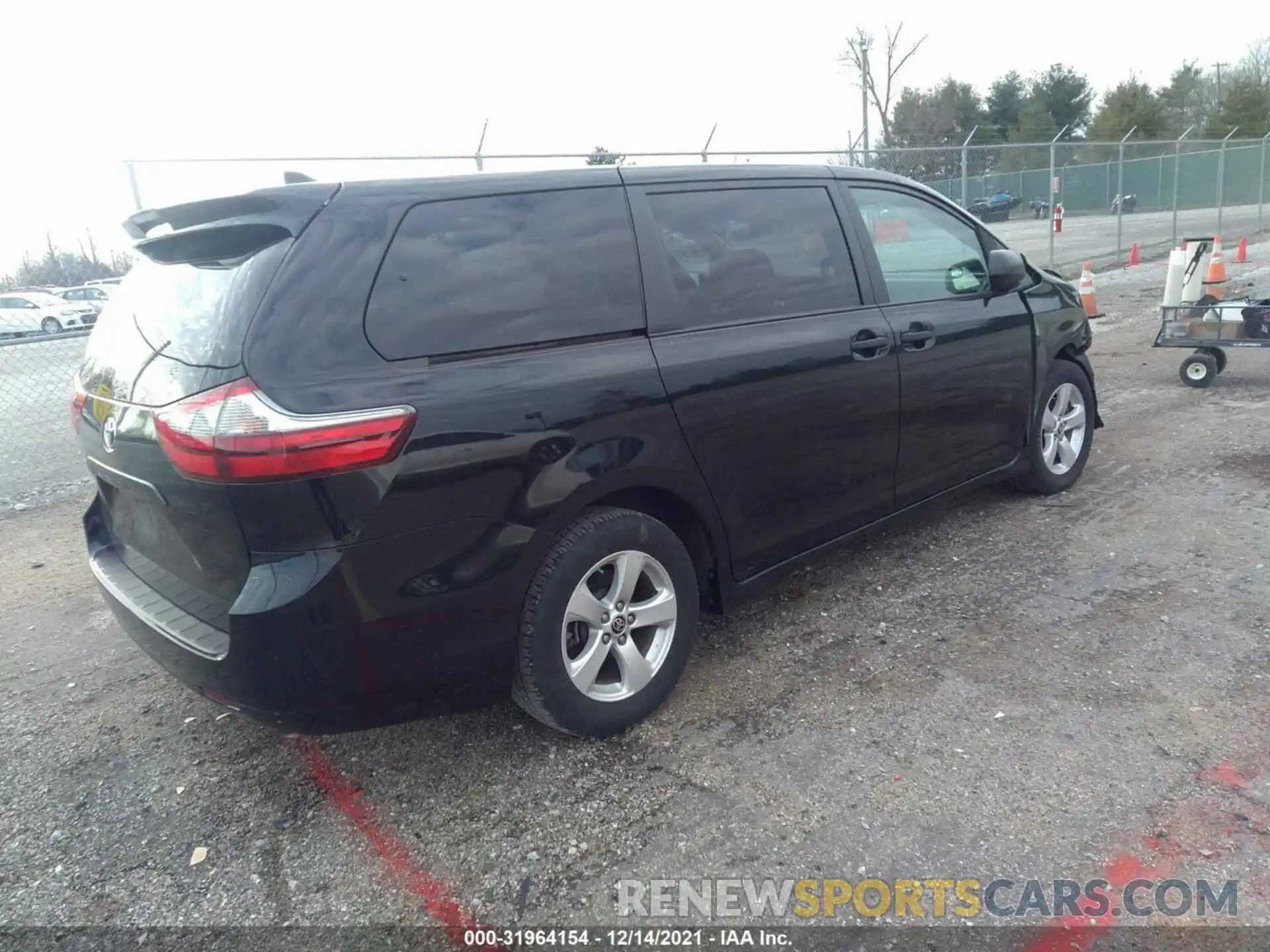 4 Фотография поврежденного автомобиля 5TDZZ3DC1LS076010 TOYOTA SIENNA 2020