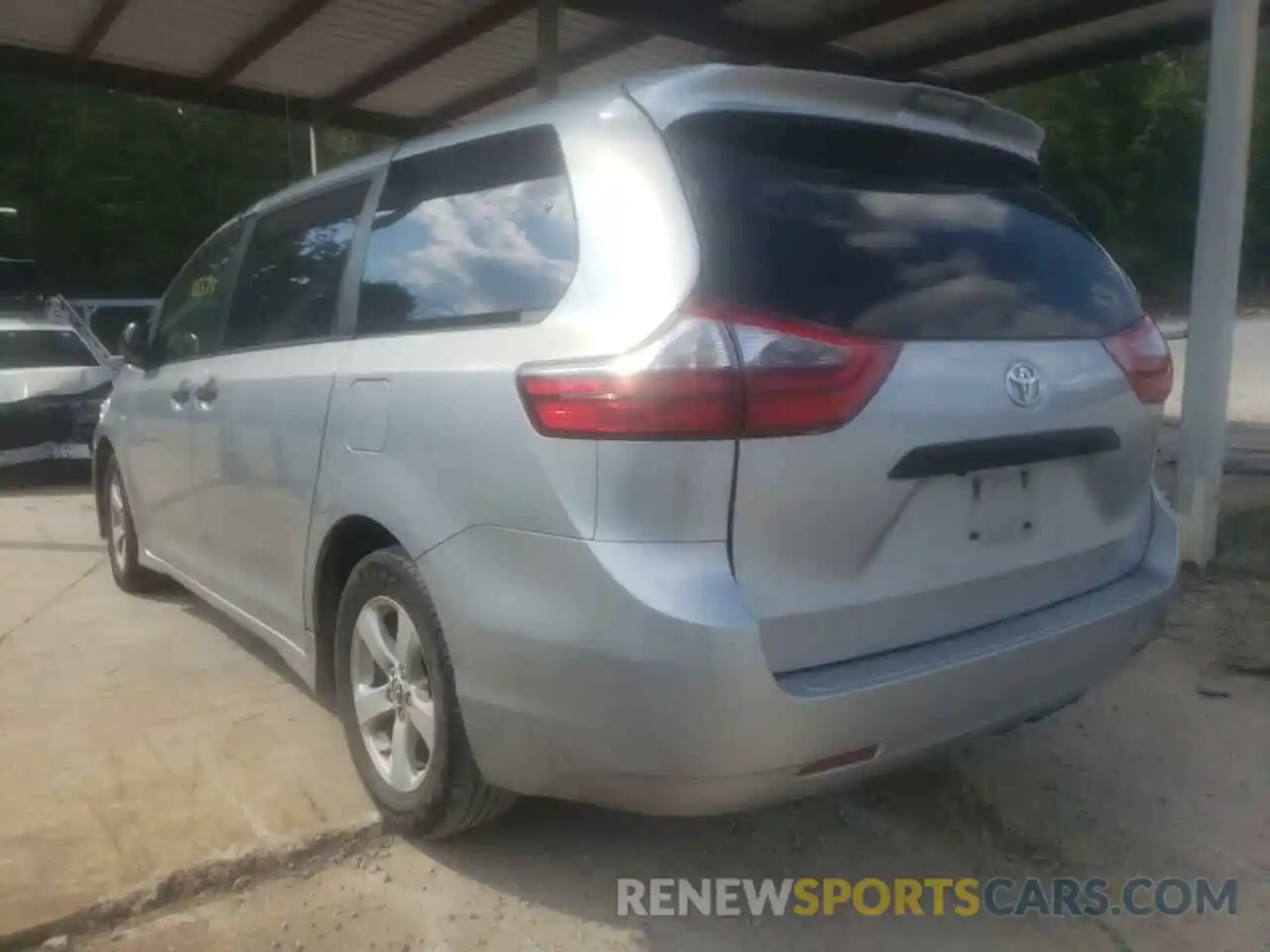 3 Photograph of a damaged car 5TDZZ3DC2LS030833 TOYOTA SIENNA 2020