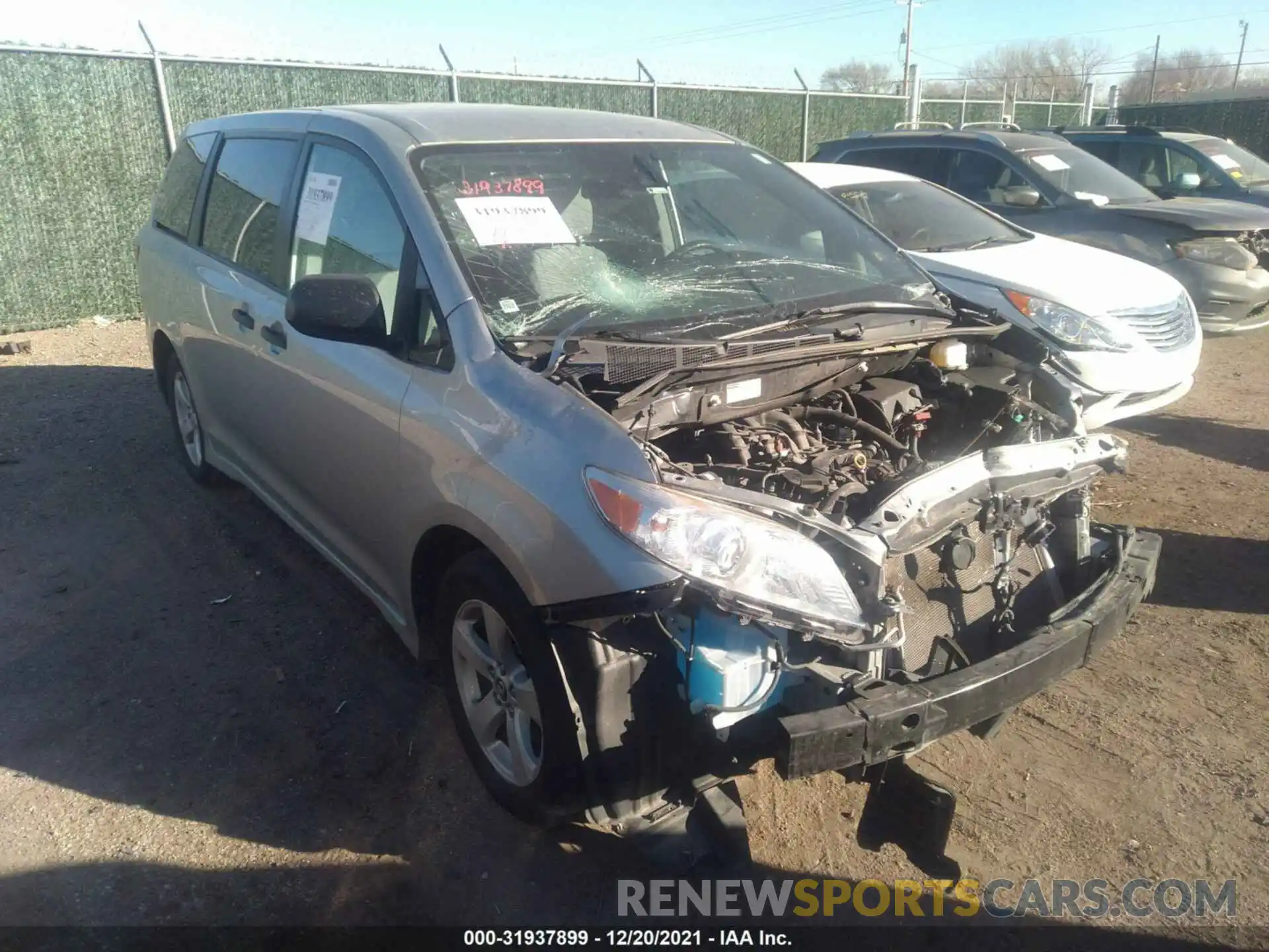 1 Photograph of a damaged car 5TDZZ3DC2LS036728 TOYOTA SIENNA 2020