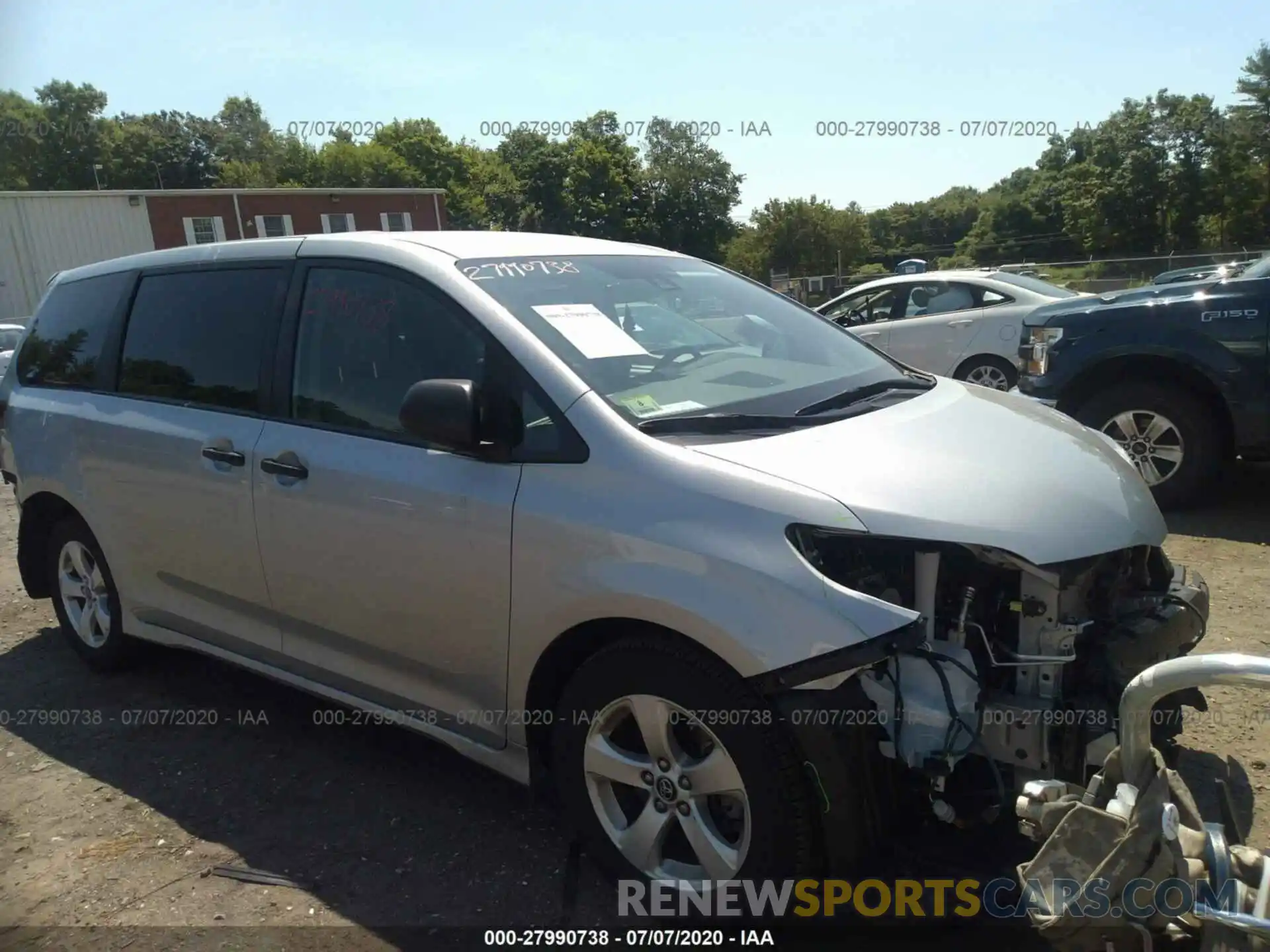 1 Photograph of a damaged car 5TDZZ3DC2LS039385 TOYOTA SIENNA 2020