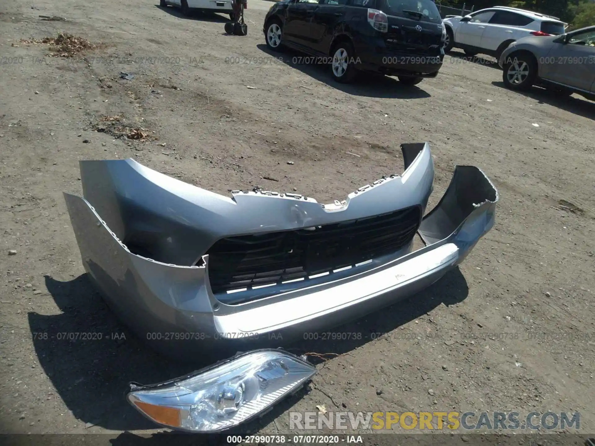 12 Photograph of a damaged car 5TDZZ3DC2LS039385 TOYOTA SIENNA 2020