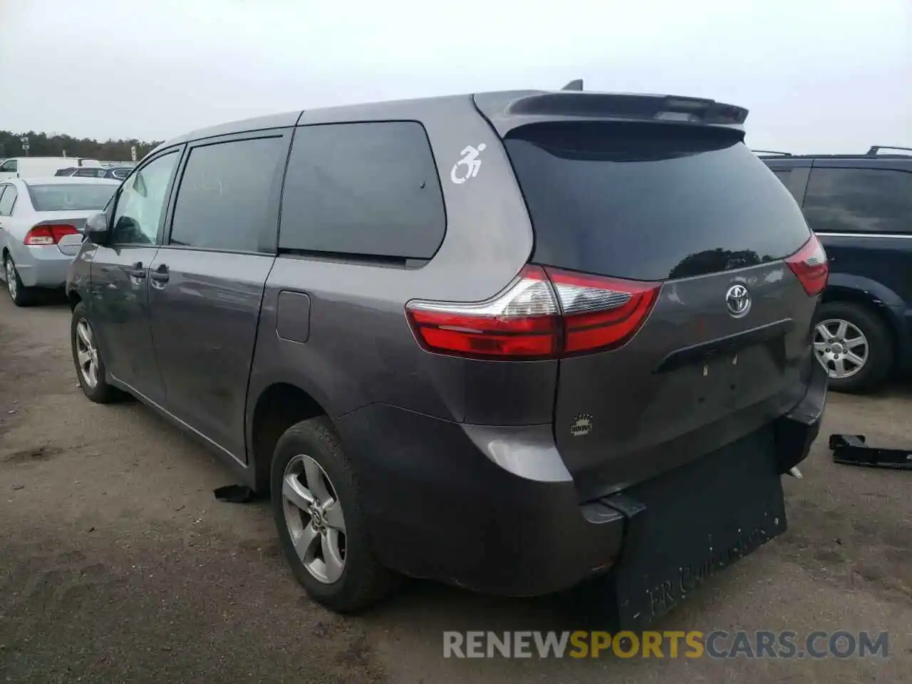 3 Photograph of a damaged car 5TDZZ3DC2LS055957 TOYOTA SIENNA 2020