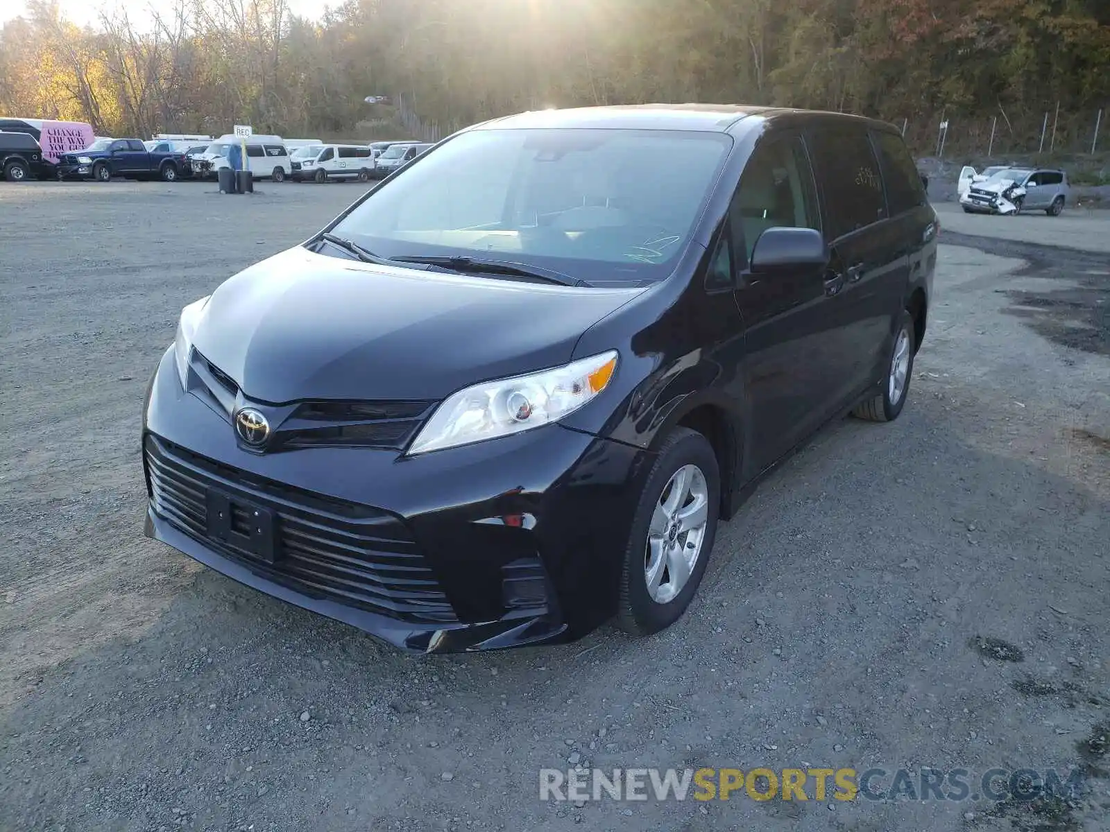 2 Photograph of a damaged car 5TDZZ3DC2LS072760 TOYOTA SIENNA 2020