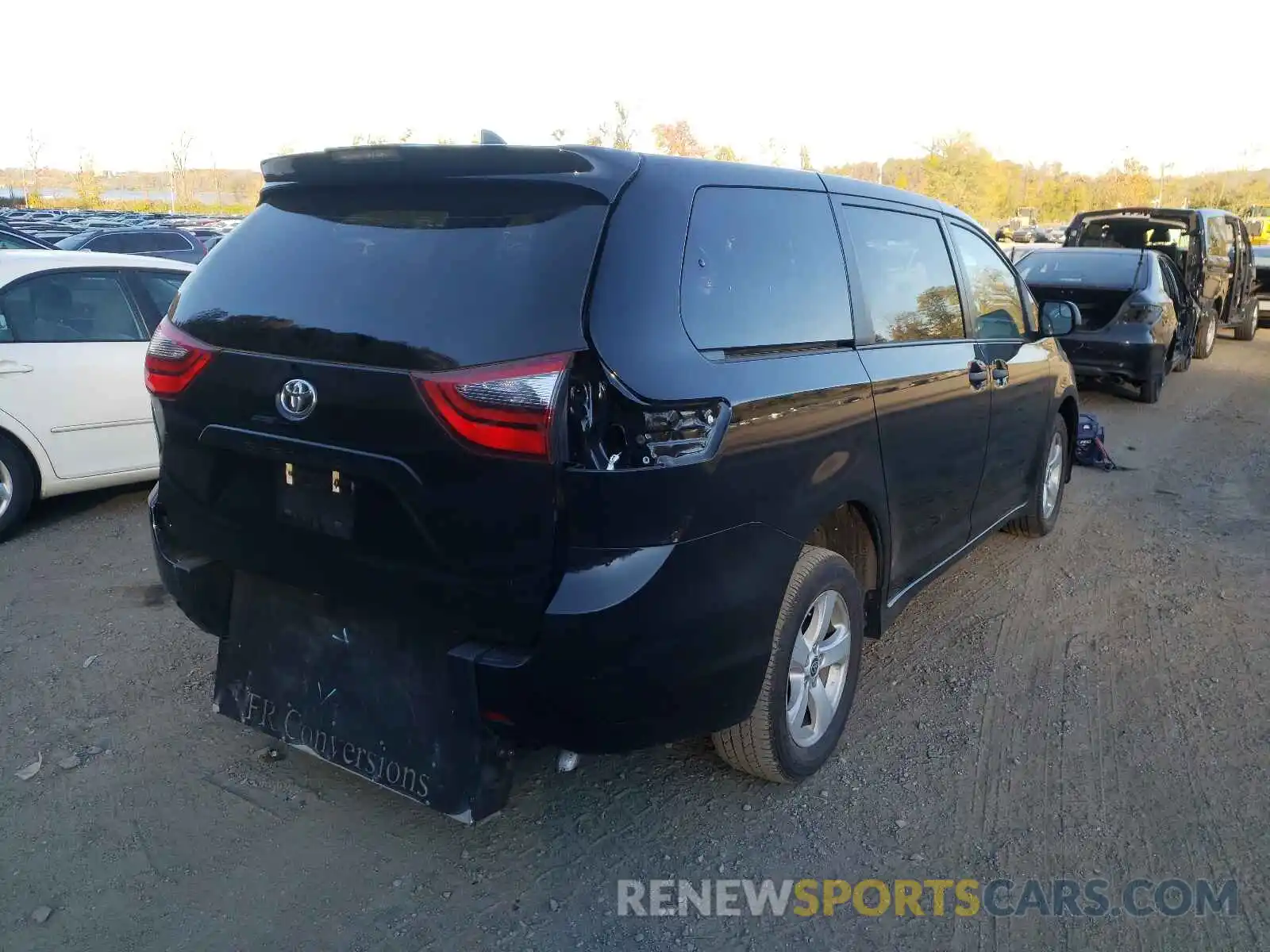 4 Фотография поврежденного автомобиля 5TDZZ3DC2LS072760 TOYOTA SIENNA 2020