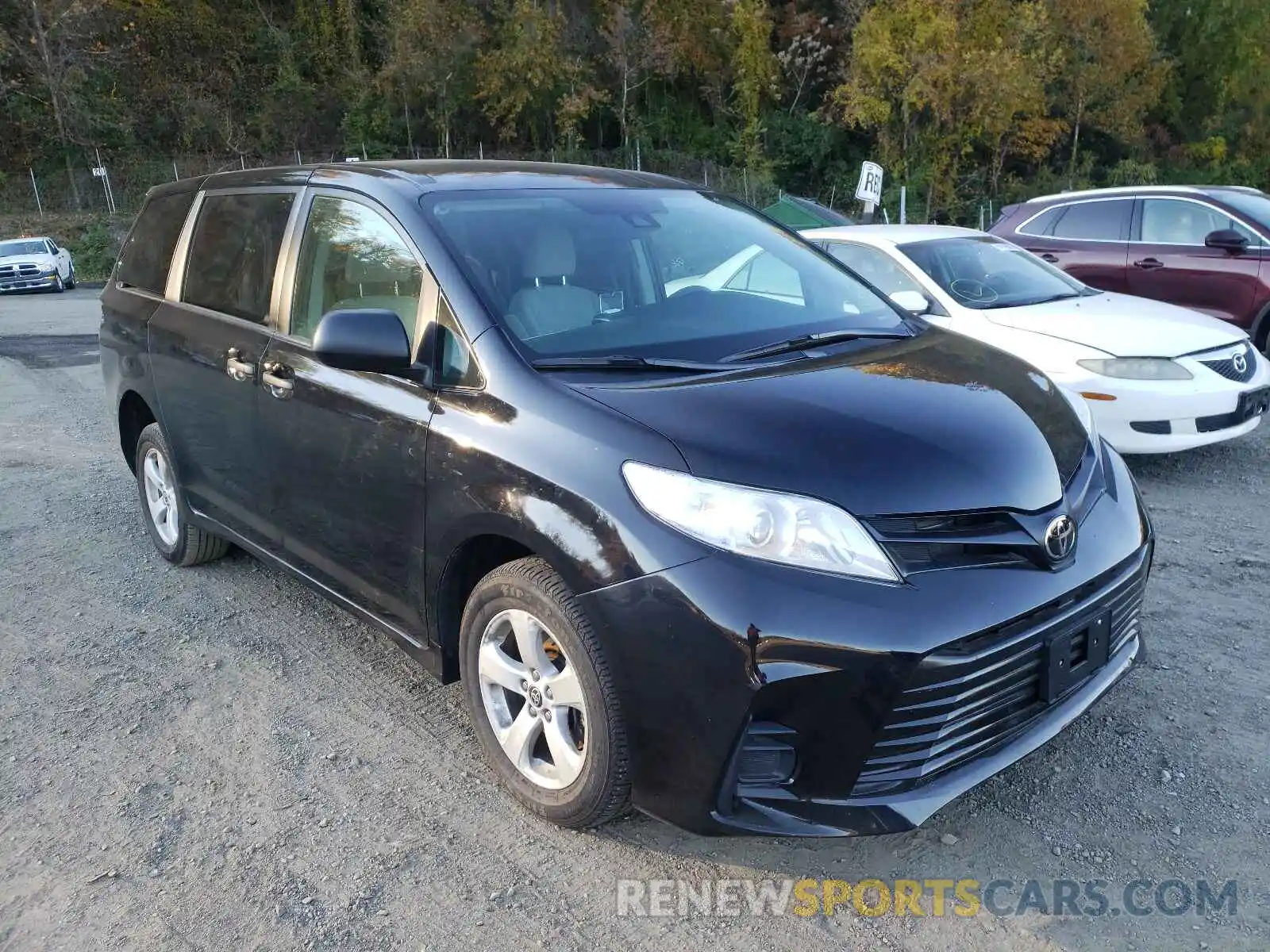 9 Photograph of a damaged car 5TDZZ3DC2LS072760 TOYOTA SIENNA 2020