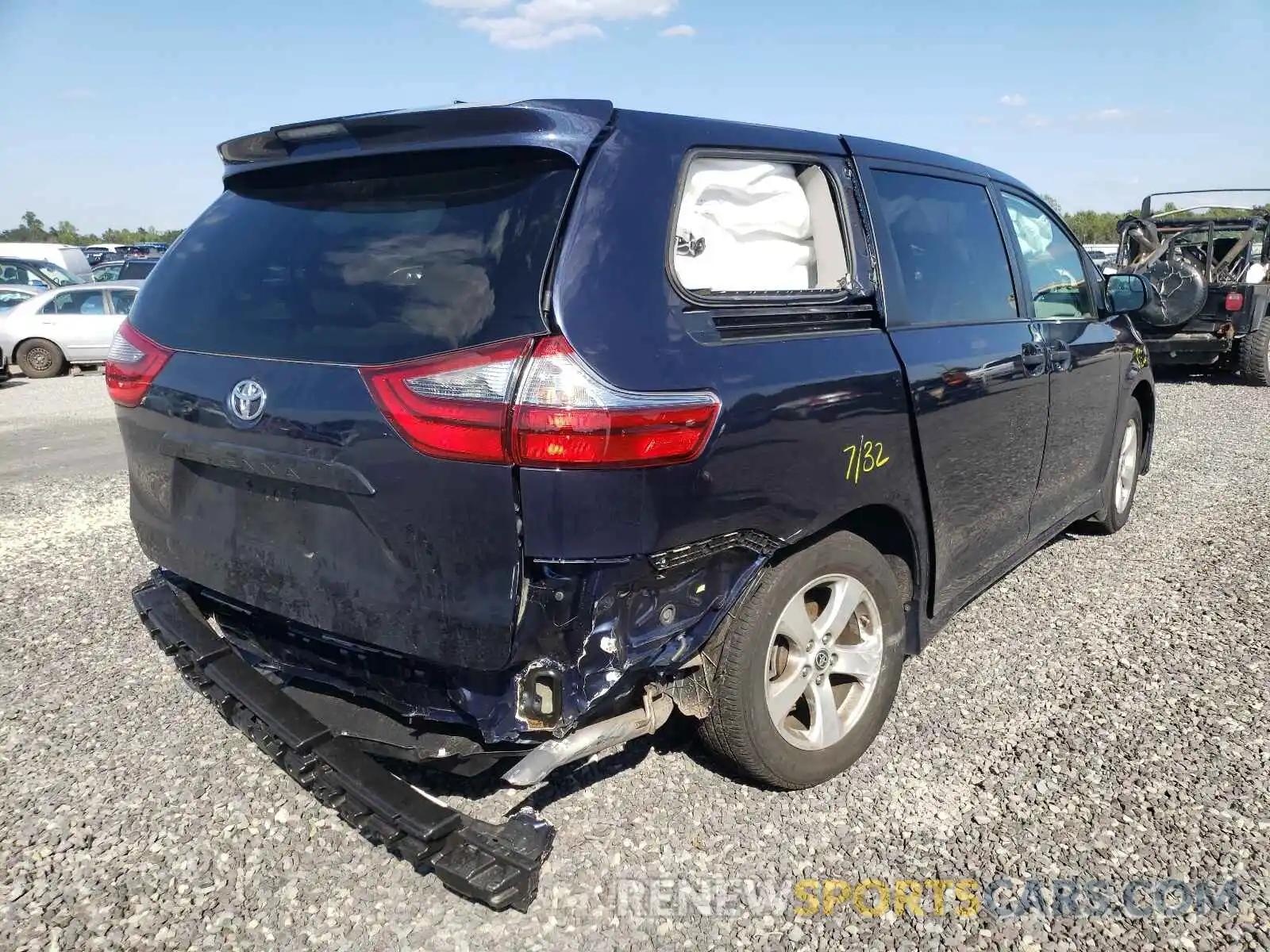 4 Фотография поврежденного автомобиля 5TDZZ3DC2LS078817 TOYOTA SIENNA 2020