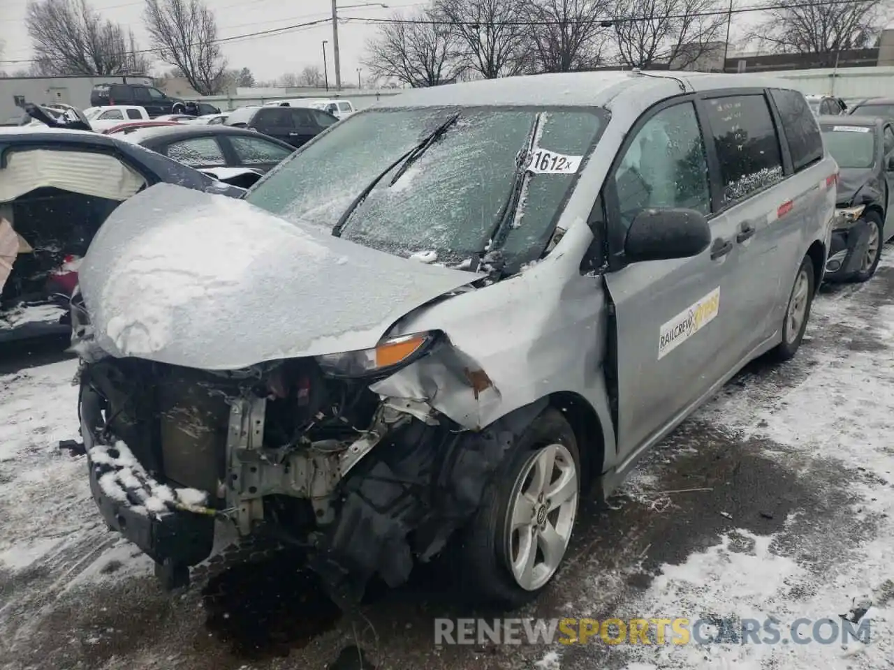 2 Photograph of a damaged car 5TDZZ3DC3LS025477 TOYOTA SIENNA 2020