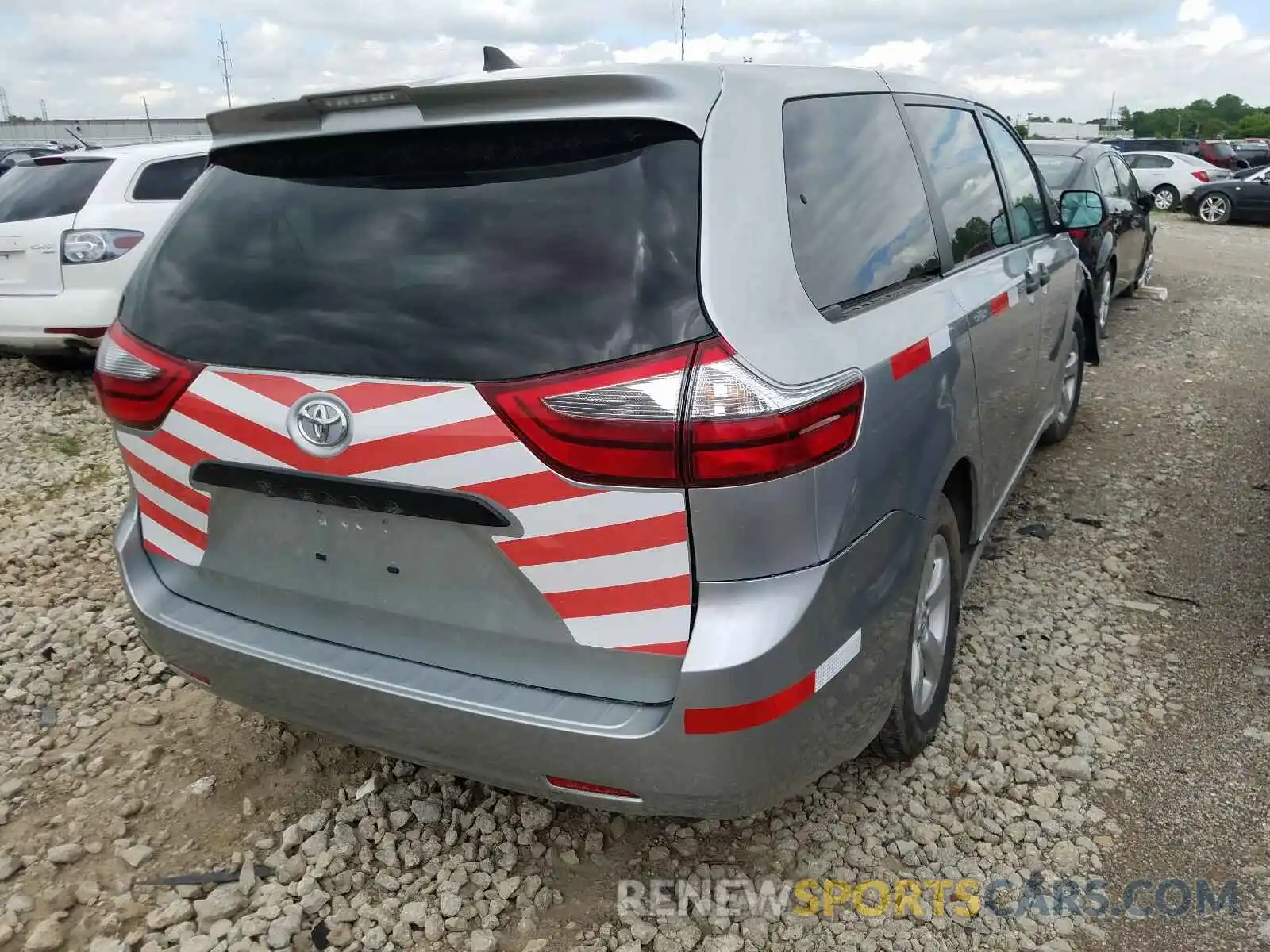 4 Фотография поврежденного автомобиля 5TDZZ3DC3LS031473 TOYOTA SIENNA 2020