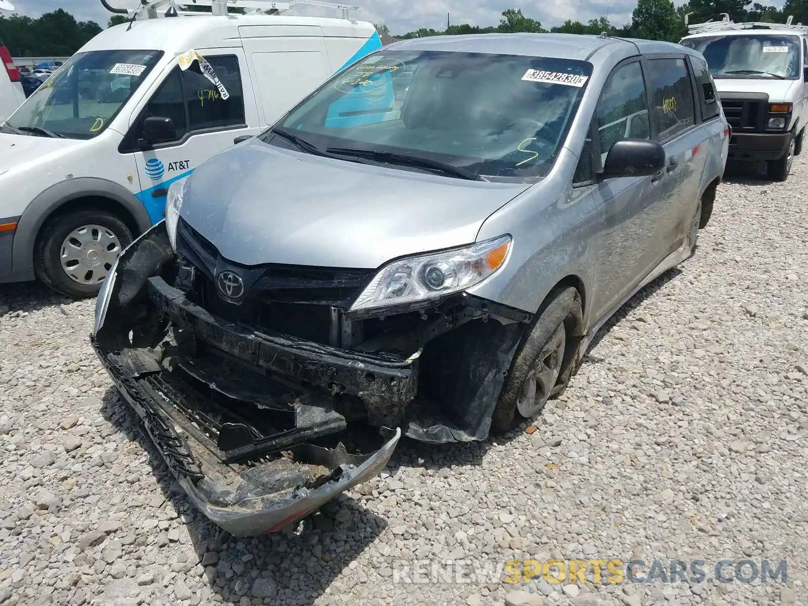 2 Photograph of a damaged car 5TDZZ3DC3LS032235 TOYOTA SIENNA 2020