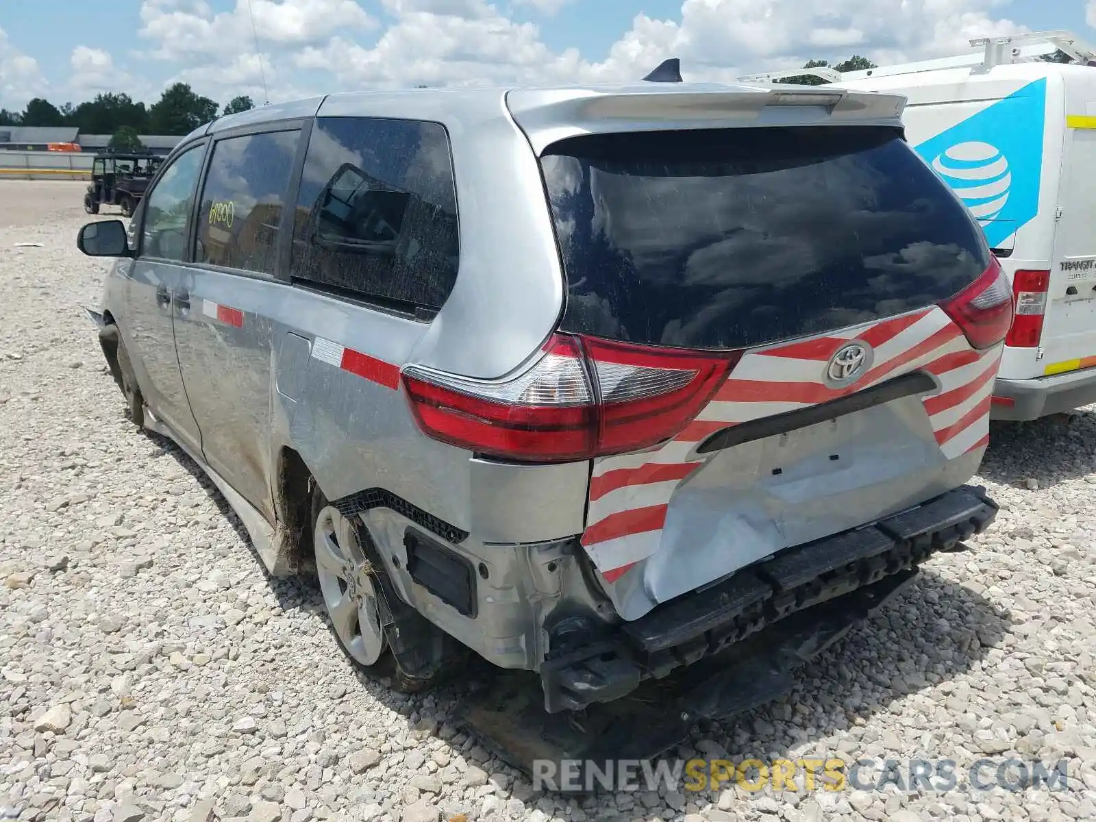 3 Photograph of a damaged car 5TDZZ3DC3LS032235 TOYOTA SIENNA 2020