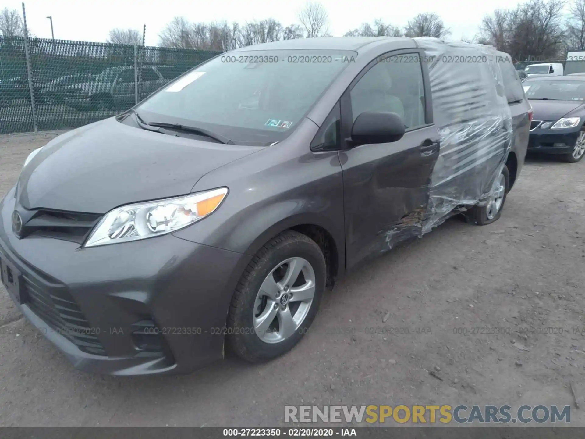 2 Photograph of a damaged car 5TDZZ3DC3LS043493 TOYOTA SIENNA 2020