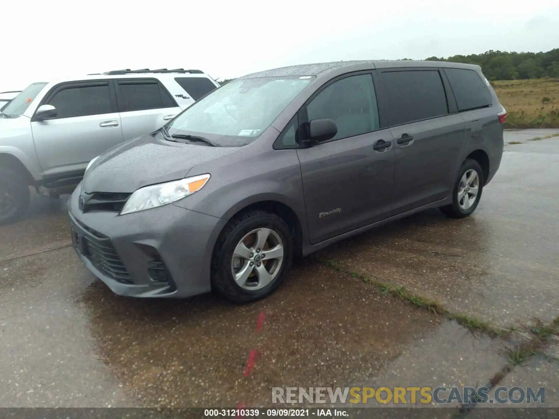 2 Photograph of a damaged car 5TDZZ3DC3LS066529 TOYOTA SIENNA 2020