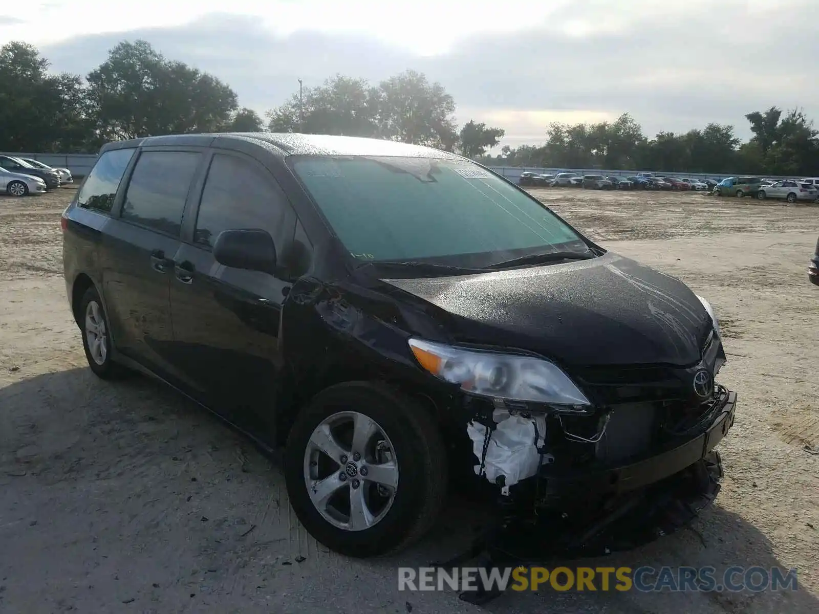 1 Photograph of a damaged car 5TDZZ3DC3LS067020 TOYOTA SIENNA 2020