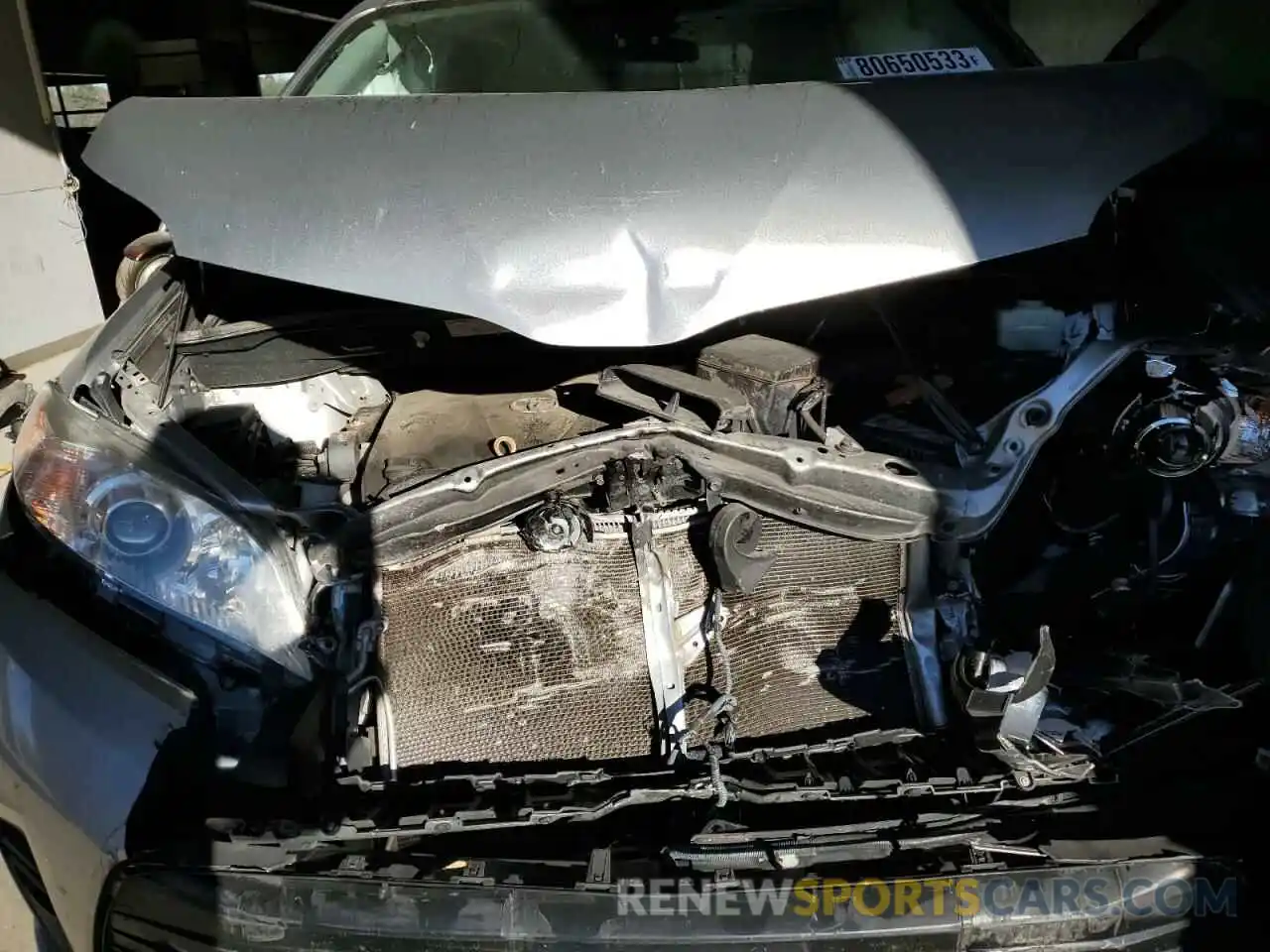 12 Photograph of a damaged car 5TDZZ3DC3LS074288 TOYOTA SIENNA 2020