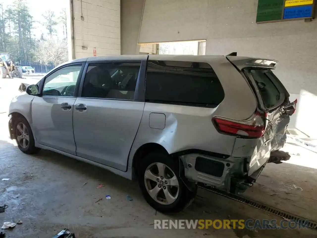 2 Photograph of a damaged car 5TDZZ3DC3LS074288 TOYOTA SIENNA 2020